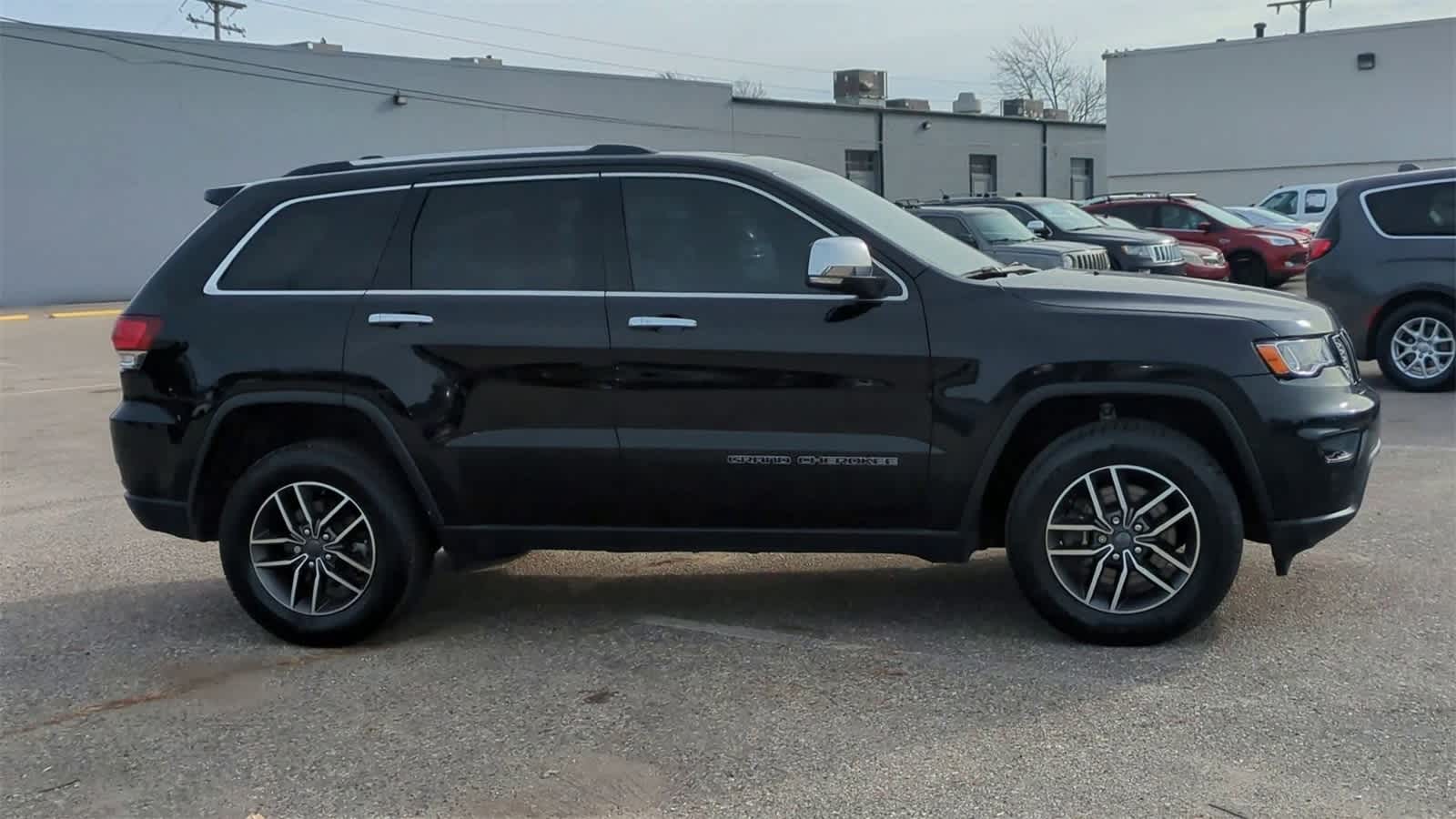 Thumbnail: 2021 Jeep Grand Cherokee - 9