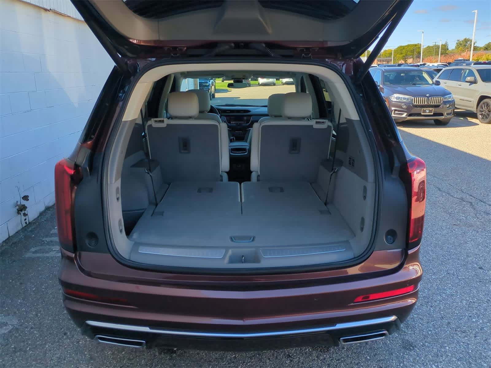 Thumbnail: 2022 Cadillac XT6 - 34