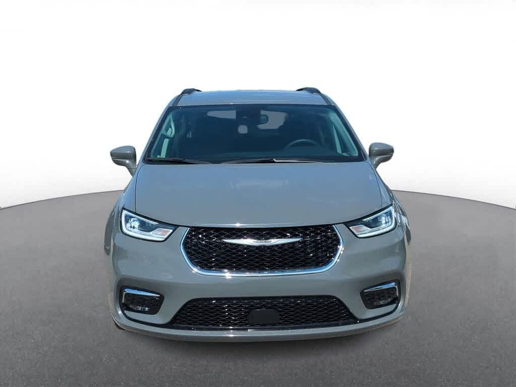 2022 Chrysler Pacifica Touring L 3