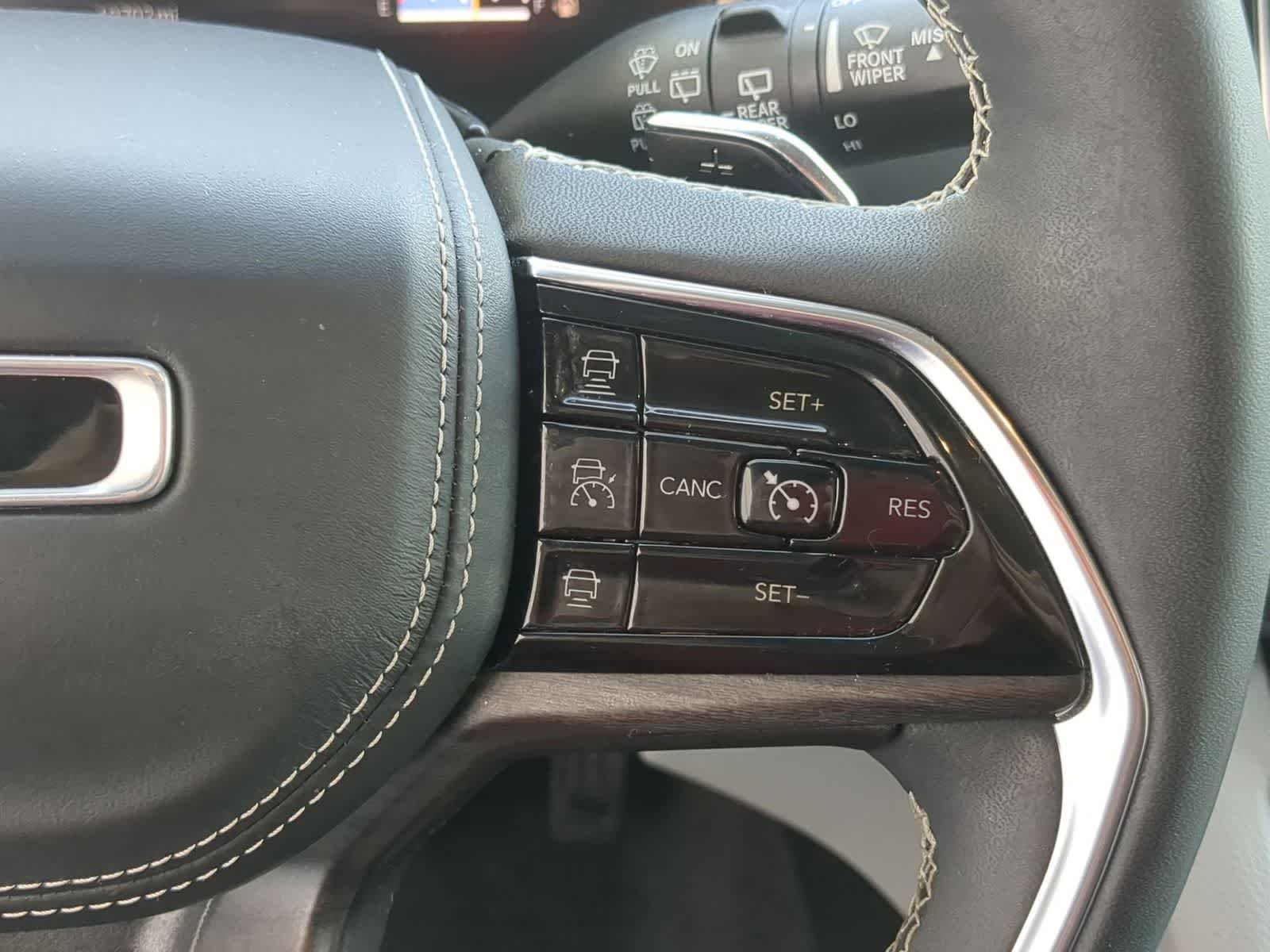 Thumbnail: 2023 Jeep Grand Cherokee - 24