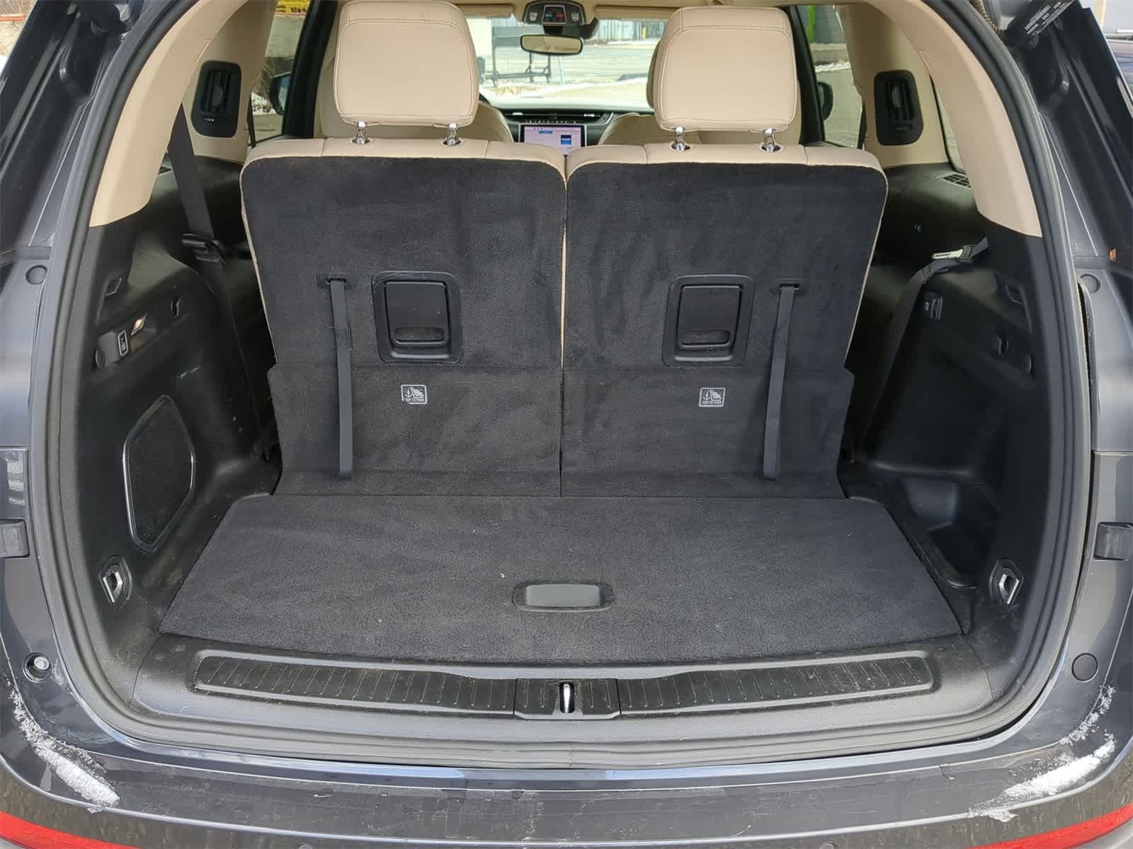 Thumbnail: 2022 Jeep Grand Cherokee L - 43