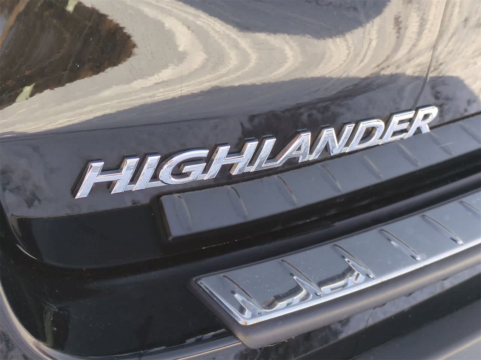 Thumbnail: 2019 Toyota Highlander - 13