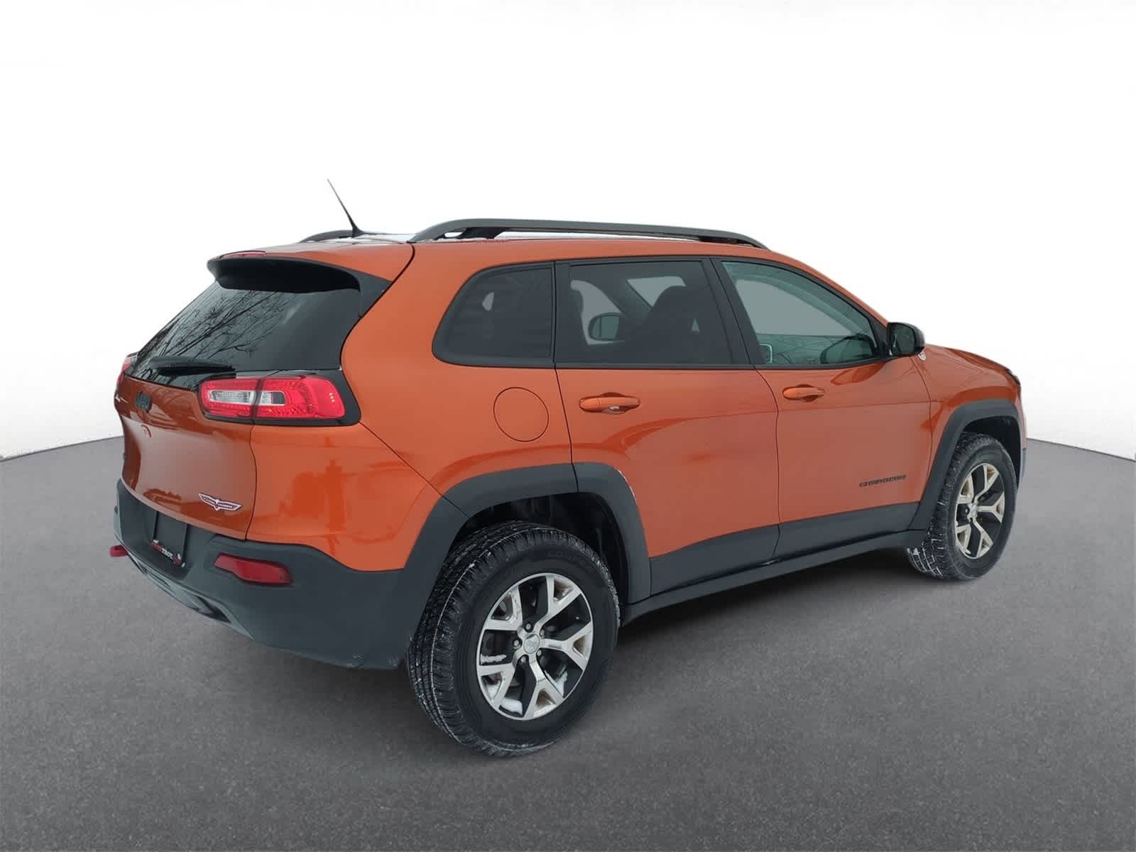 Thumbnail: 2015 Jeep Cherokee - 8