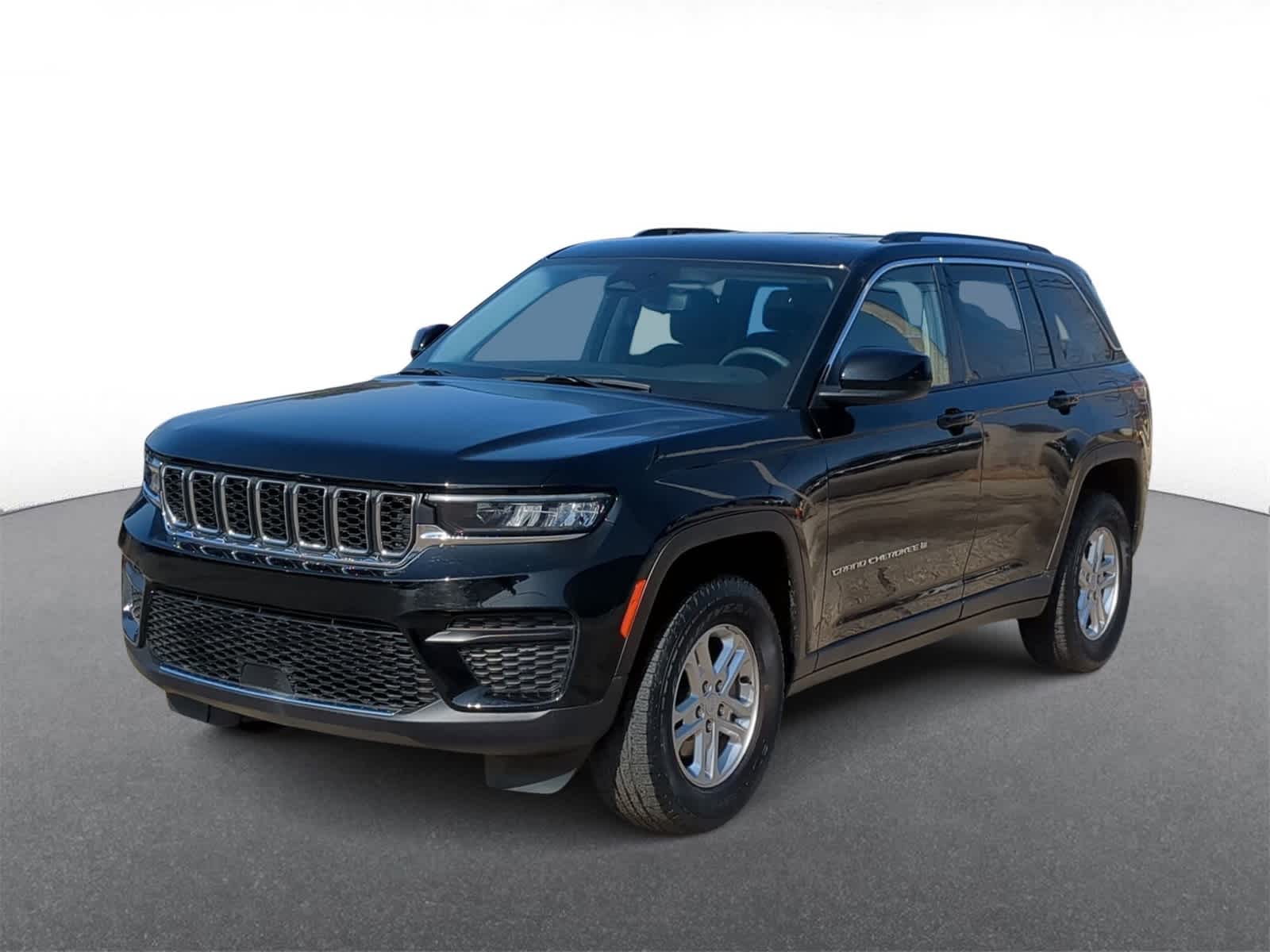Thumbnail: 2023 Jeep Grand Cherokee - 4