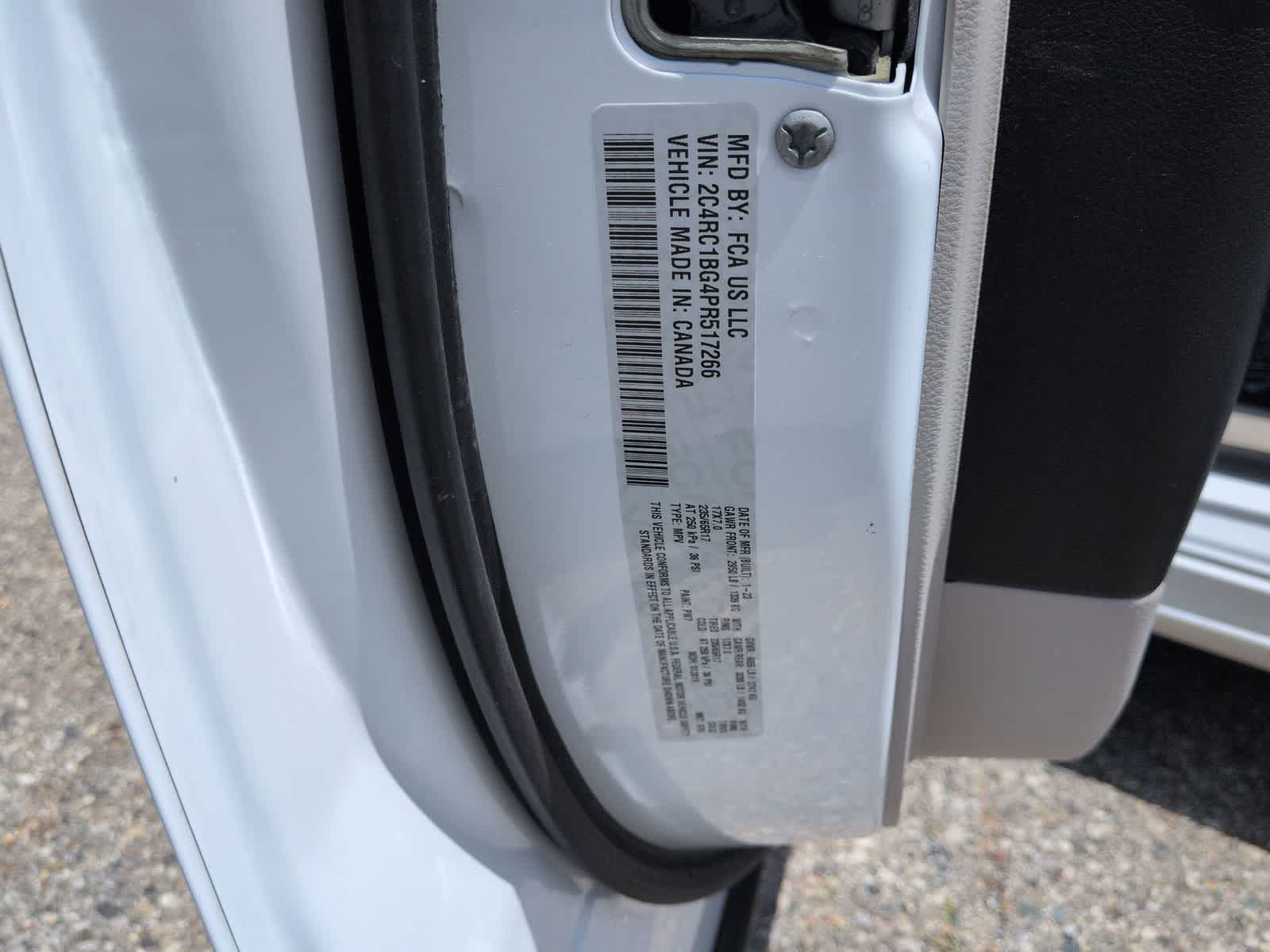 Thumbnail: 2023 Chrysler Pacifica - 36
