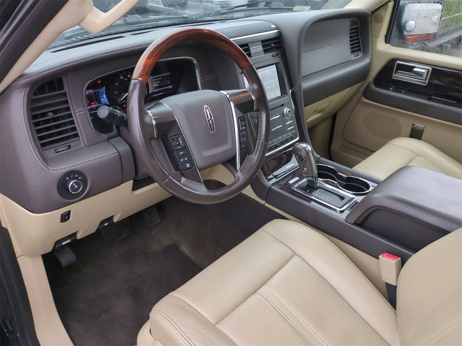 Thumbnail: 2017 Lincoln Navigator - 10