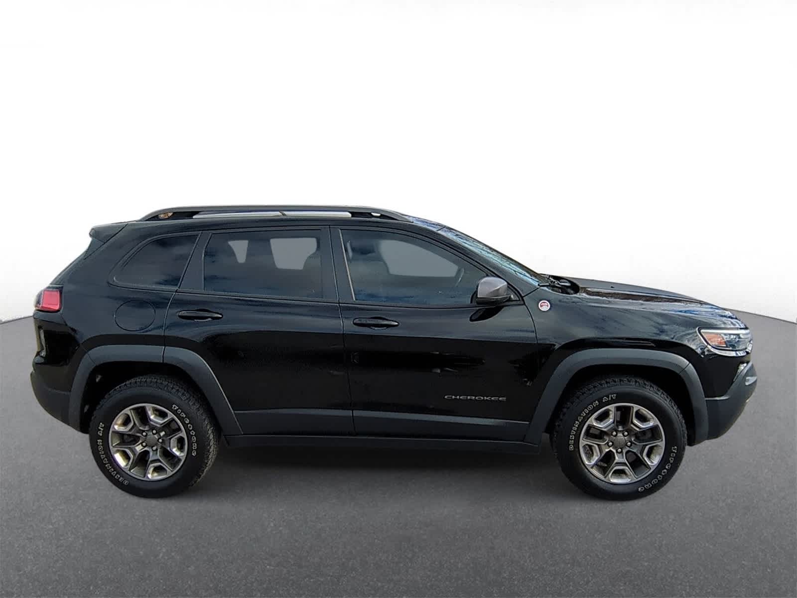 Thumbnail: 2019 Jeep Cherokee - 9