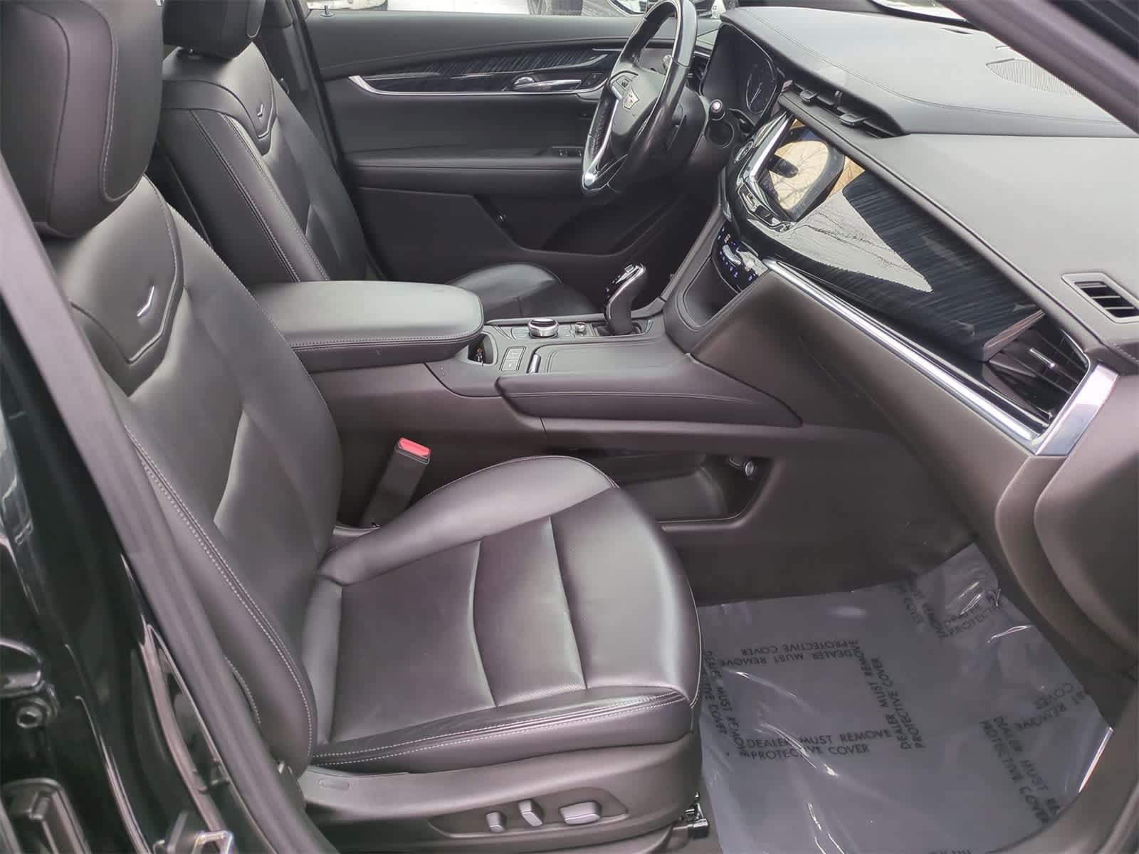 Thumbnail: 2023 Cadillac XT6 - 22