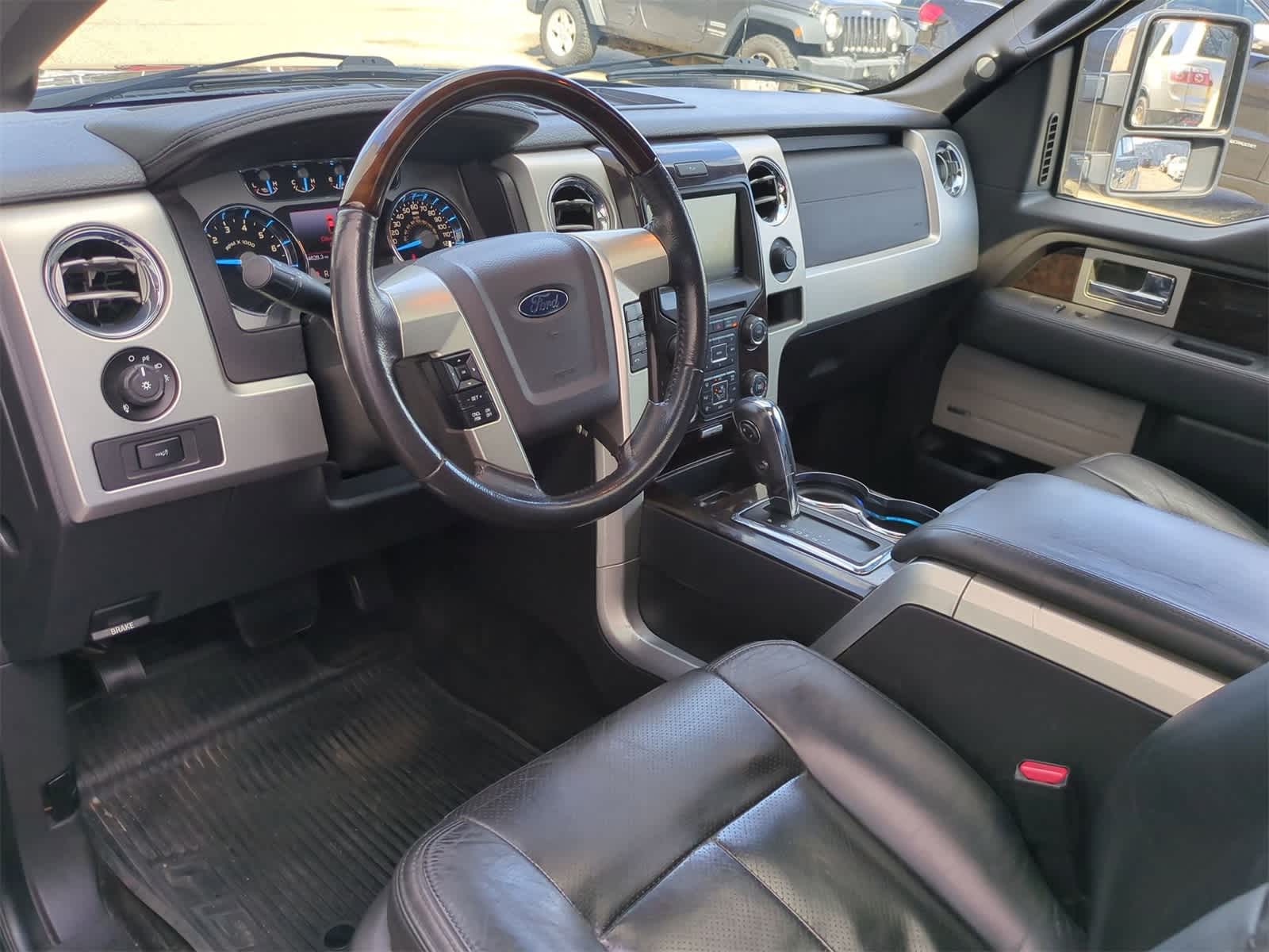 2013 Ford F-150 Platinum 10