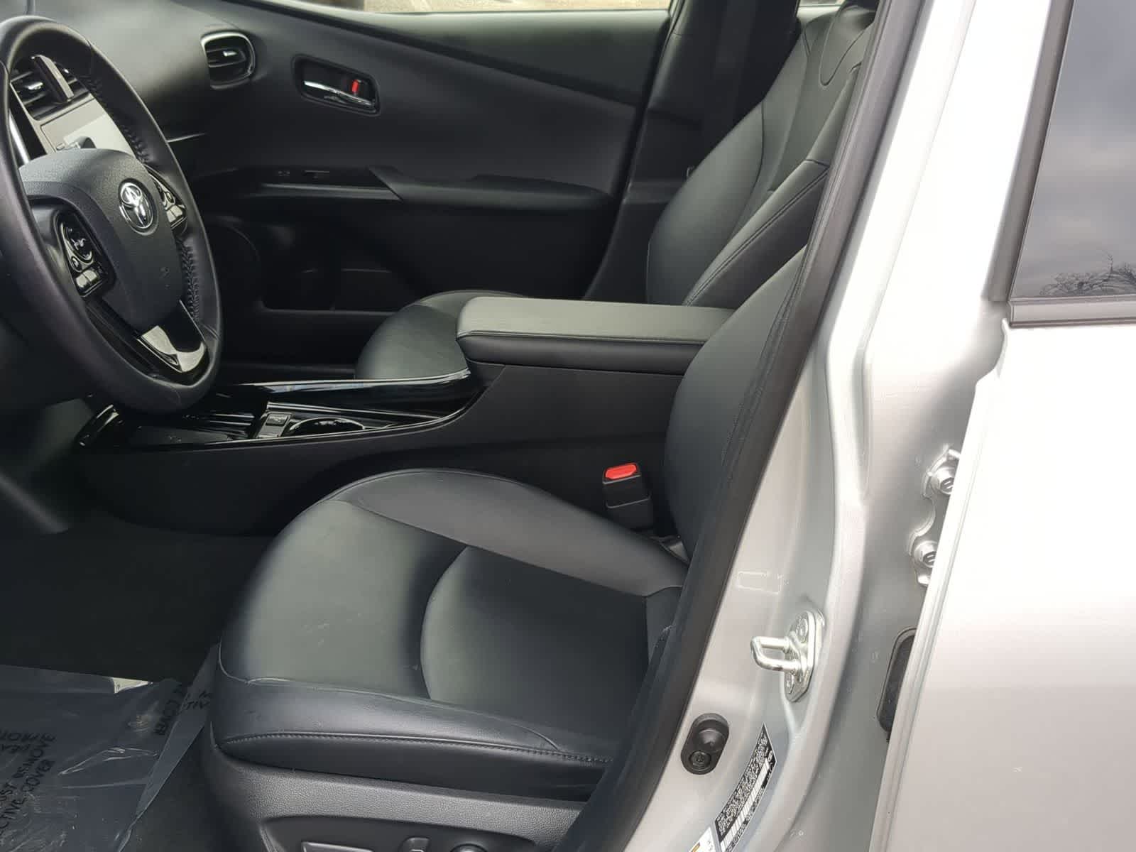 Thumbnail: 2022 Toyota Prius - 16