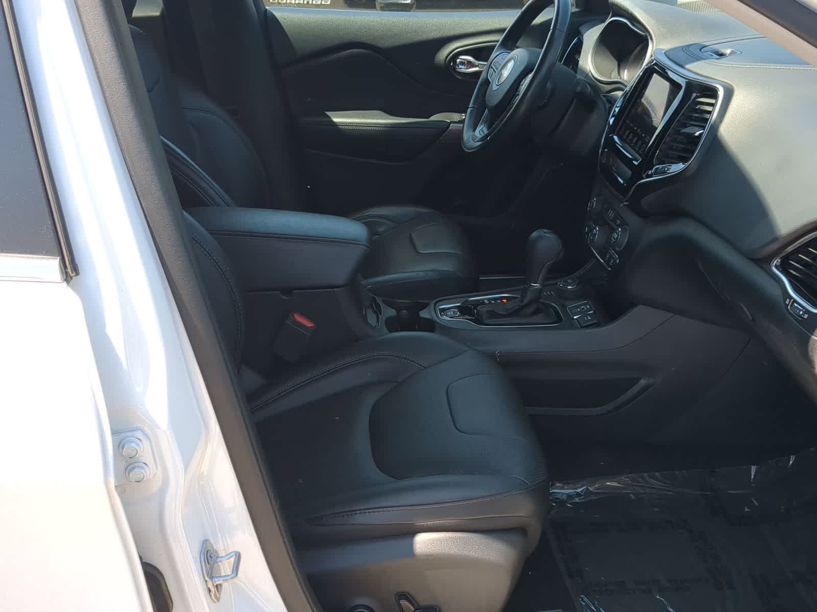Thumbnail: 2020 Jeep Cherokee - 21