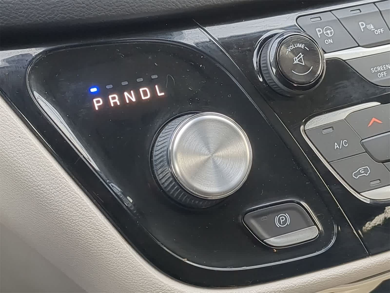 Thumbnail: 2017 Chrysler Pacifica - 38