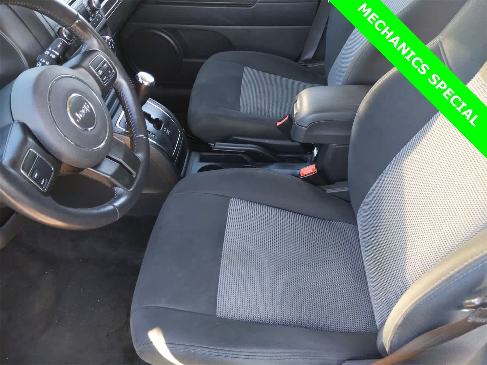 Thumbnail: 2015 Jeep Patriot - 16