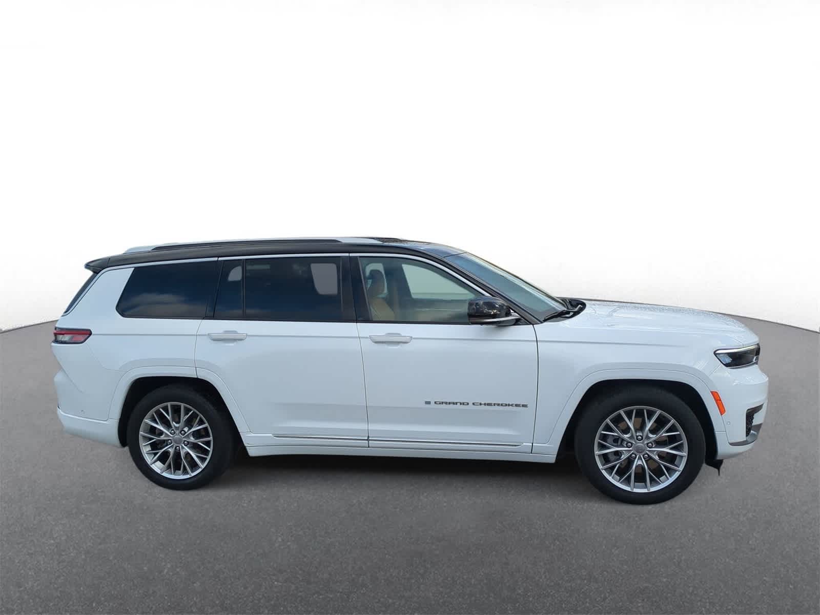 Thumbnail: 2022 Jeep Grand Cherokee L - 9