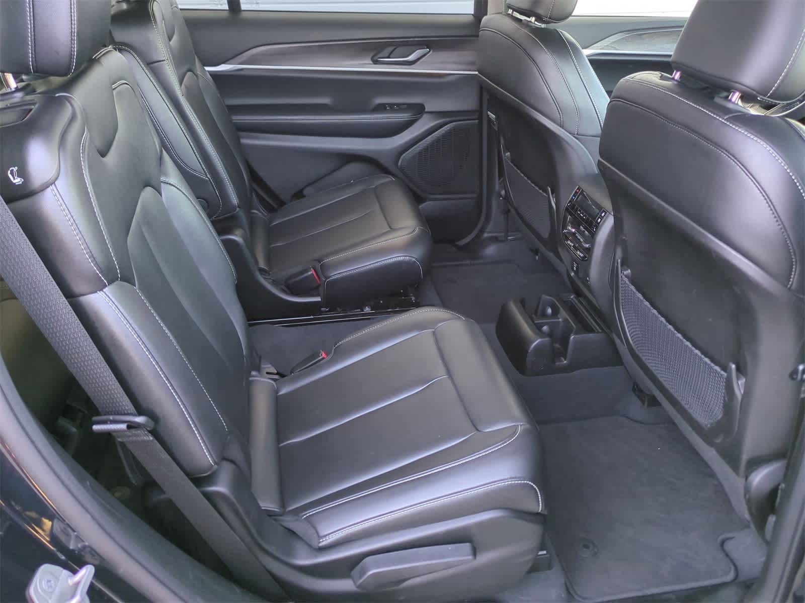 Thumbnail: 2023 Jeep Grand Cherokee L - 20