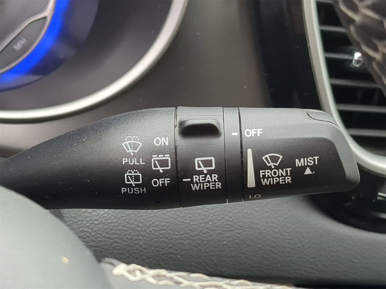 Thumbnail: 2023 Chrysler Pacifica - 25