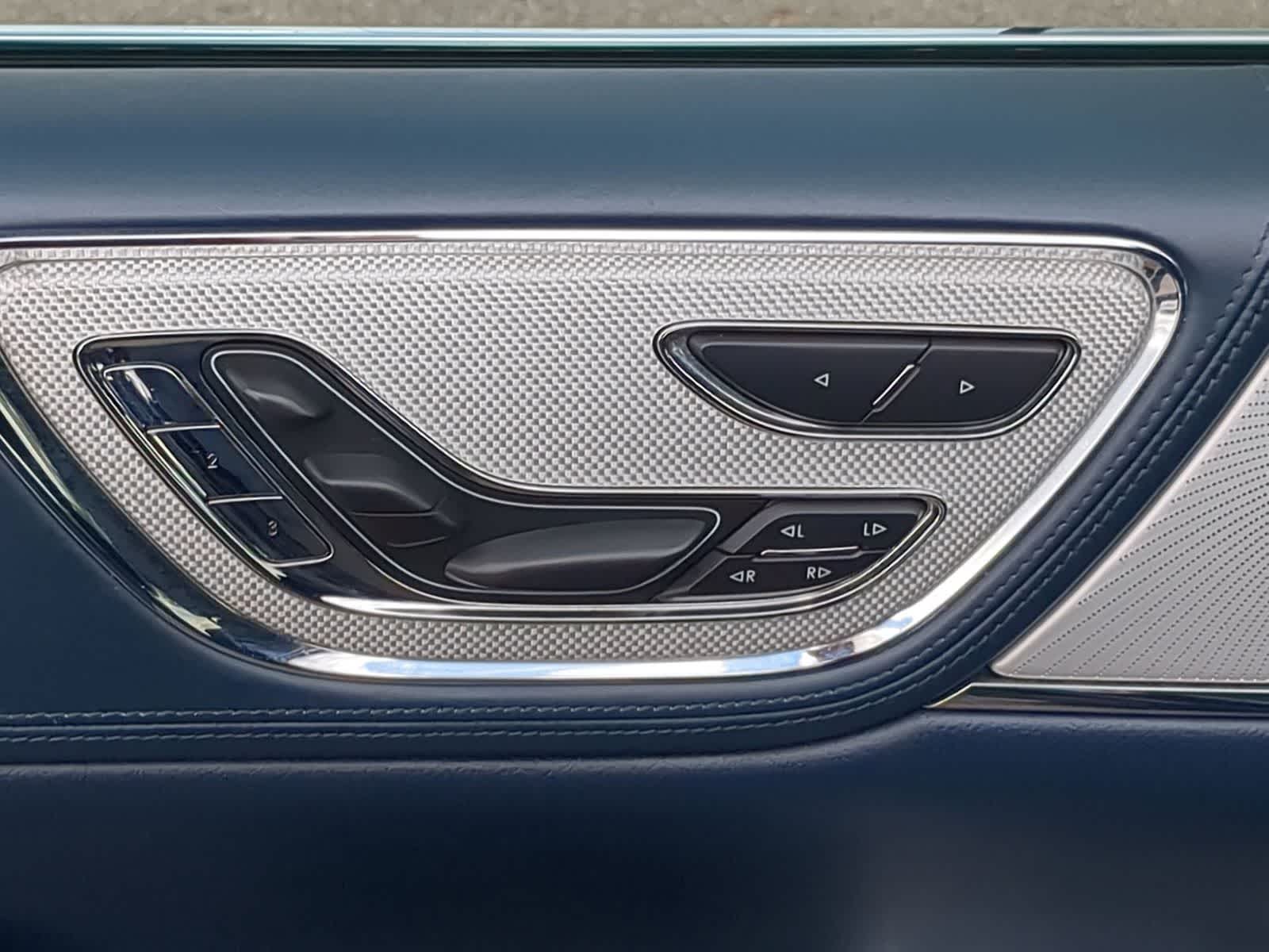 Thumbnail: 2017 Lincoln Continental - 17