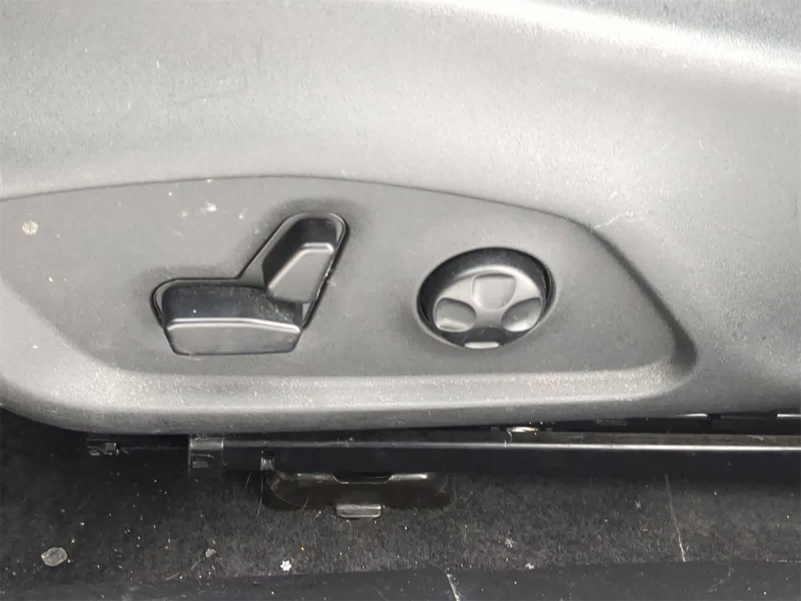 Thumbnail: 2020 Jeep Compass - 24