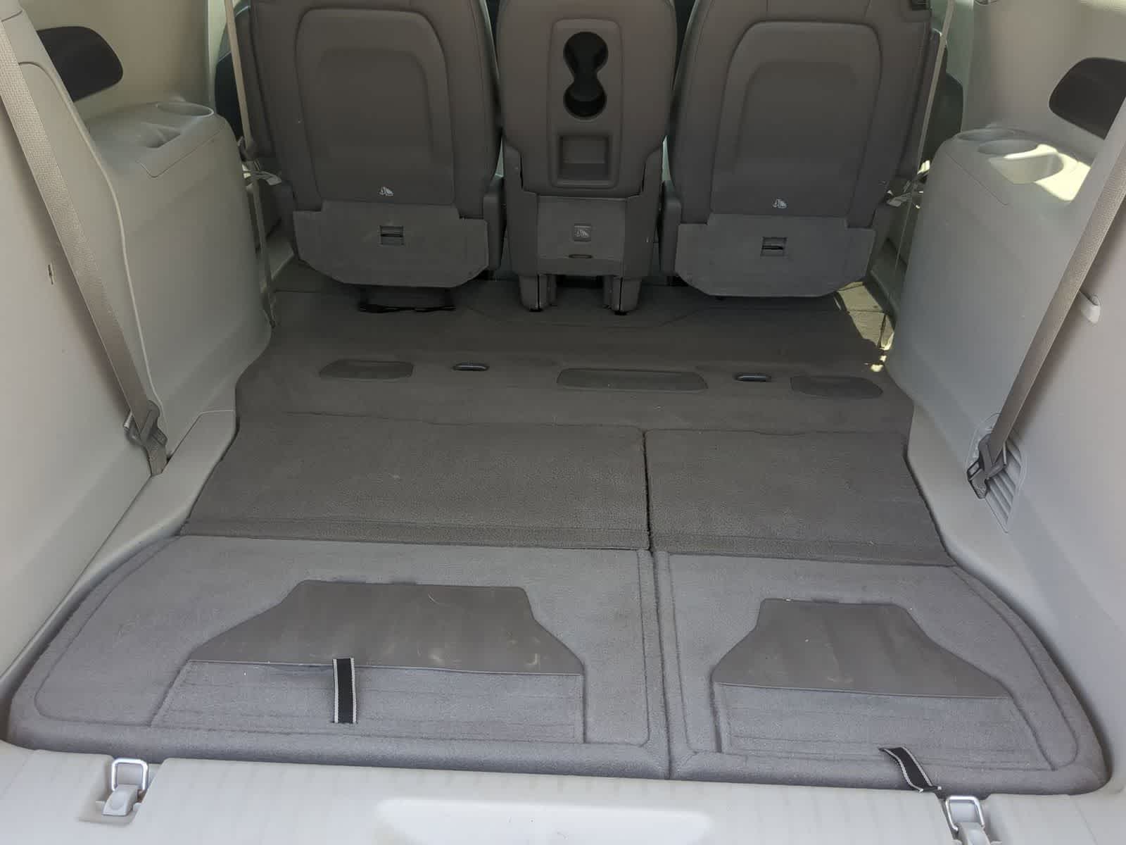 Thumbnail: 2017 Chrysler Pacifica - 32
