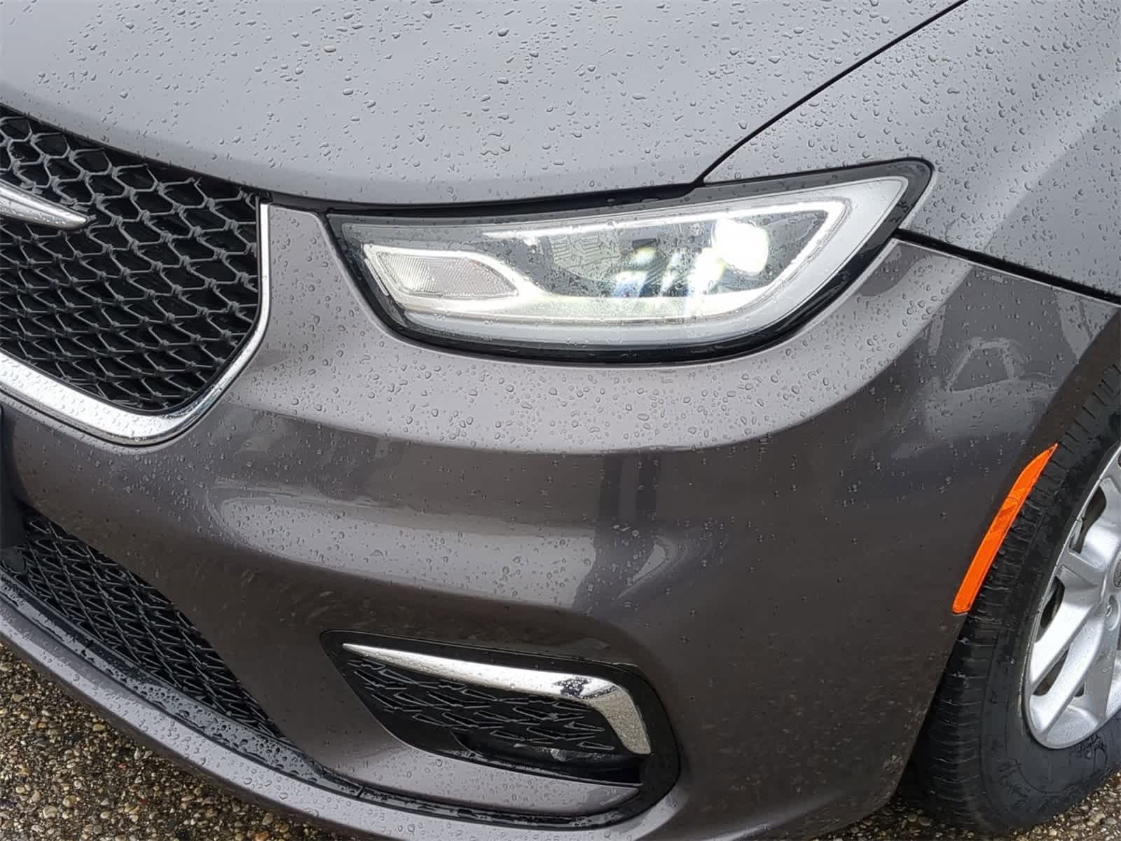 Thumbnail: 2023 Chrysler Pacifica - 11