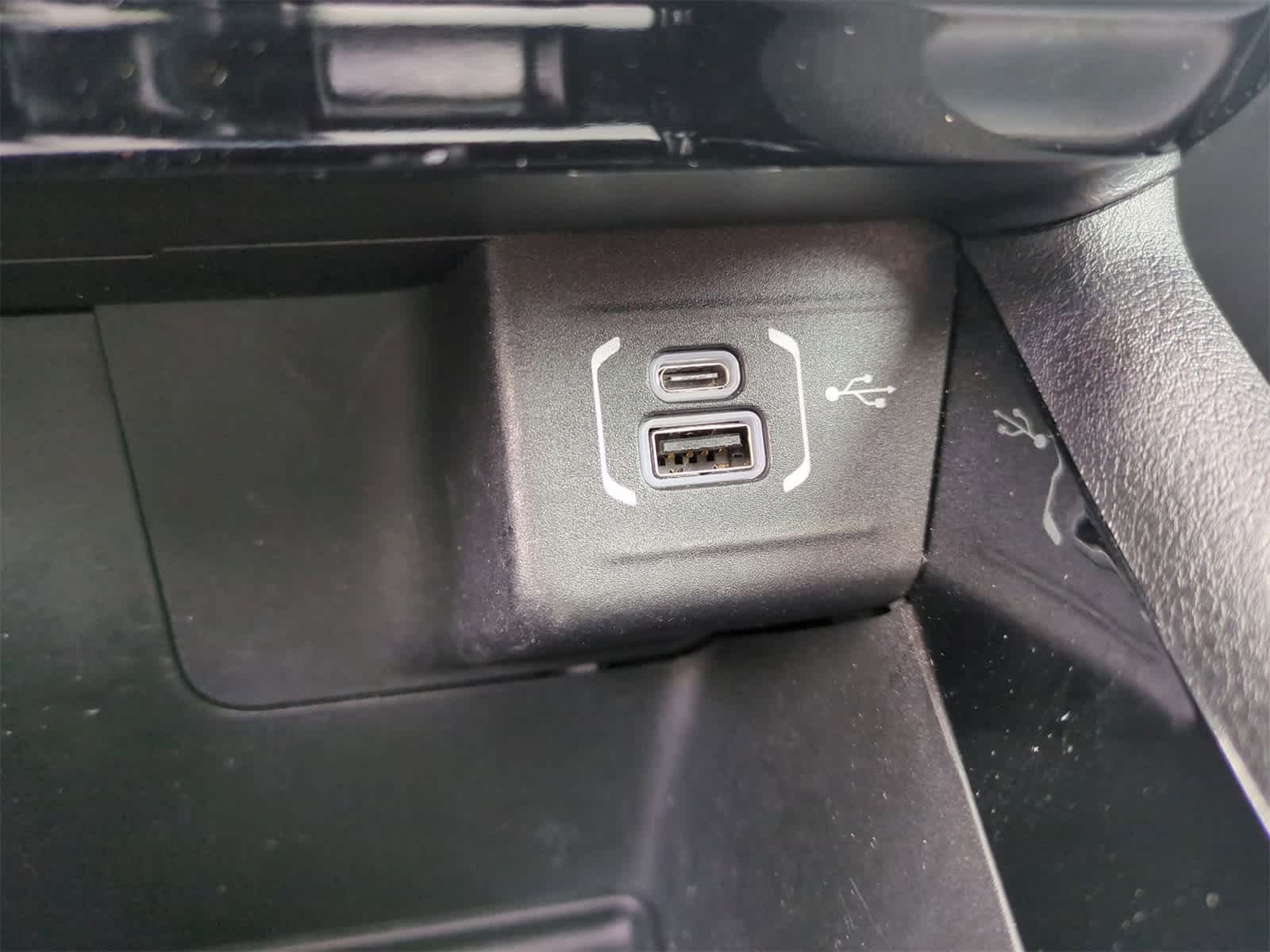 Thumbnail: 2022 Jeep Compass - 32