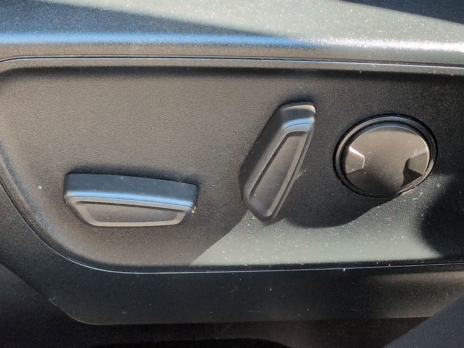 Thumbnail: 2020 Ford Escape - 18