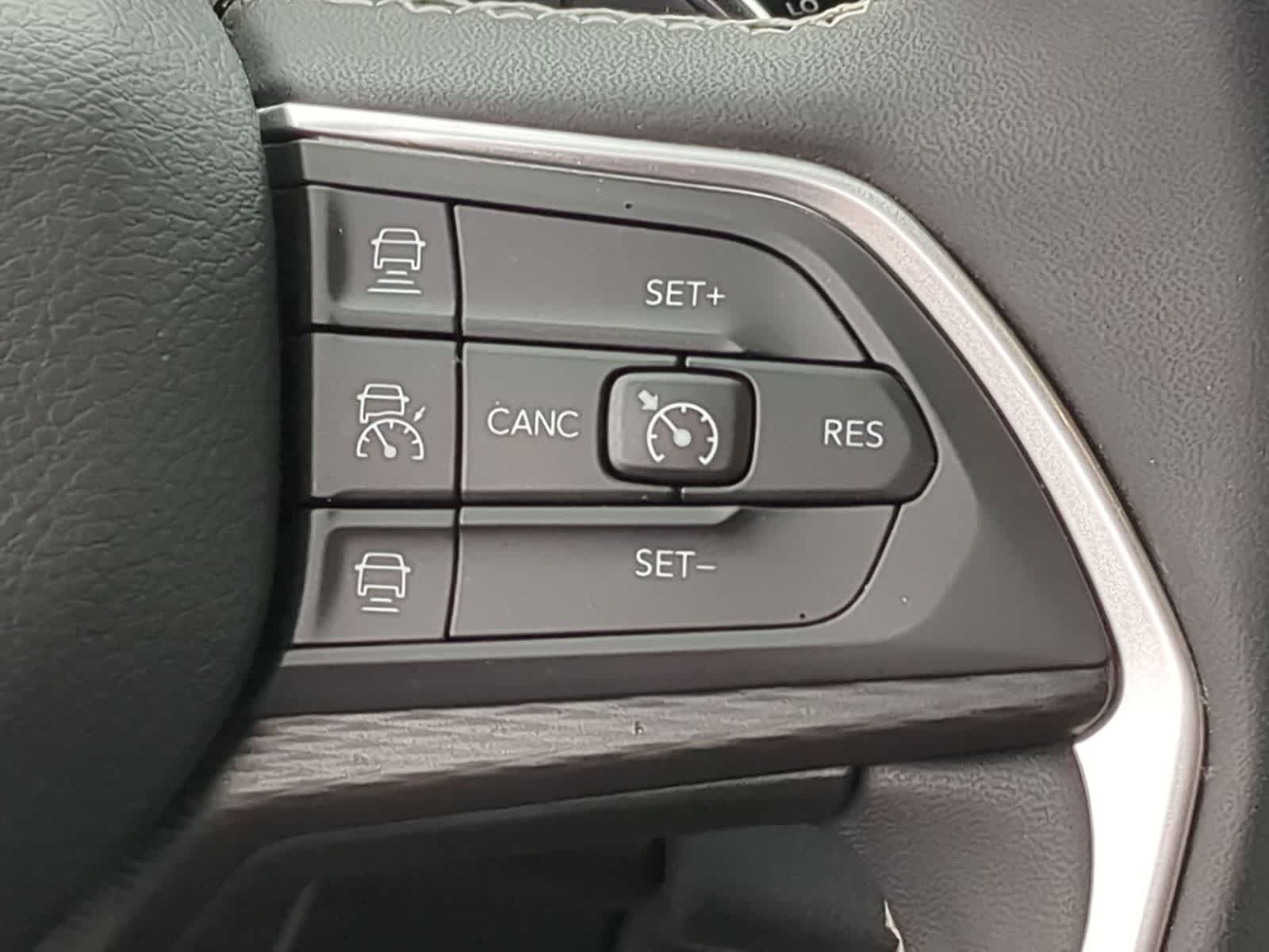 Thumbnail: 2023 Jeep Grand Cherokee - 24