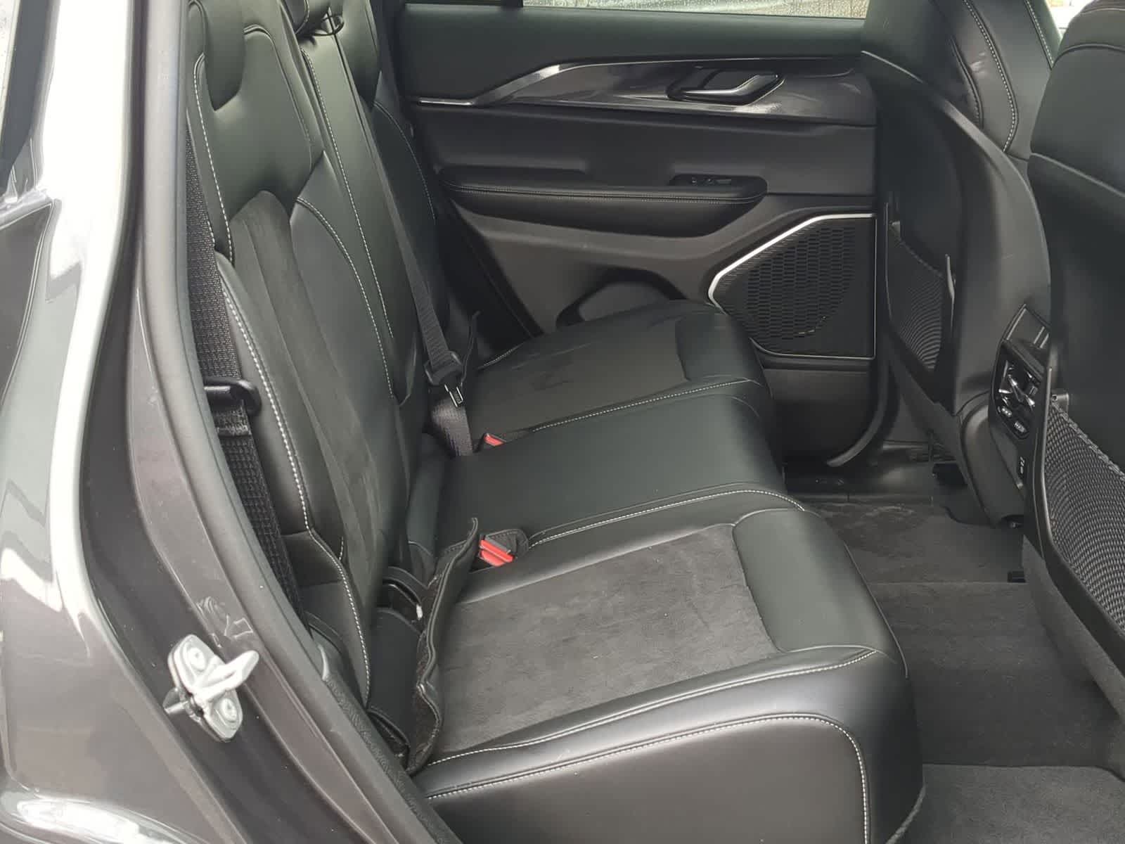 Thumbnail: 2022 Jeep Grand Cherokee - 20