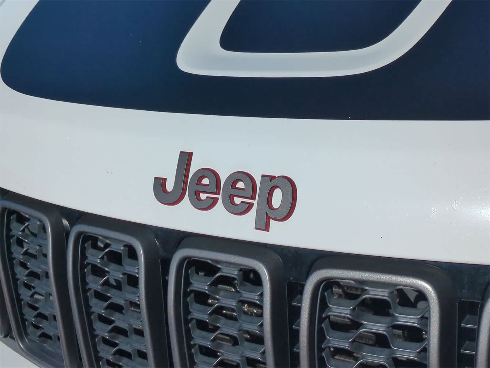 Thumbnail: 2018 Jeep Grand Cherokee - 12