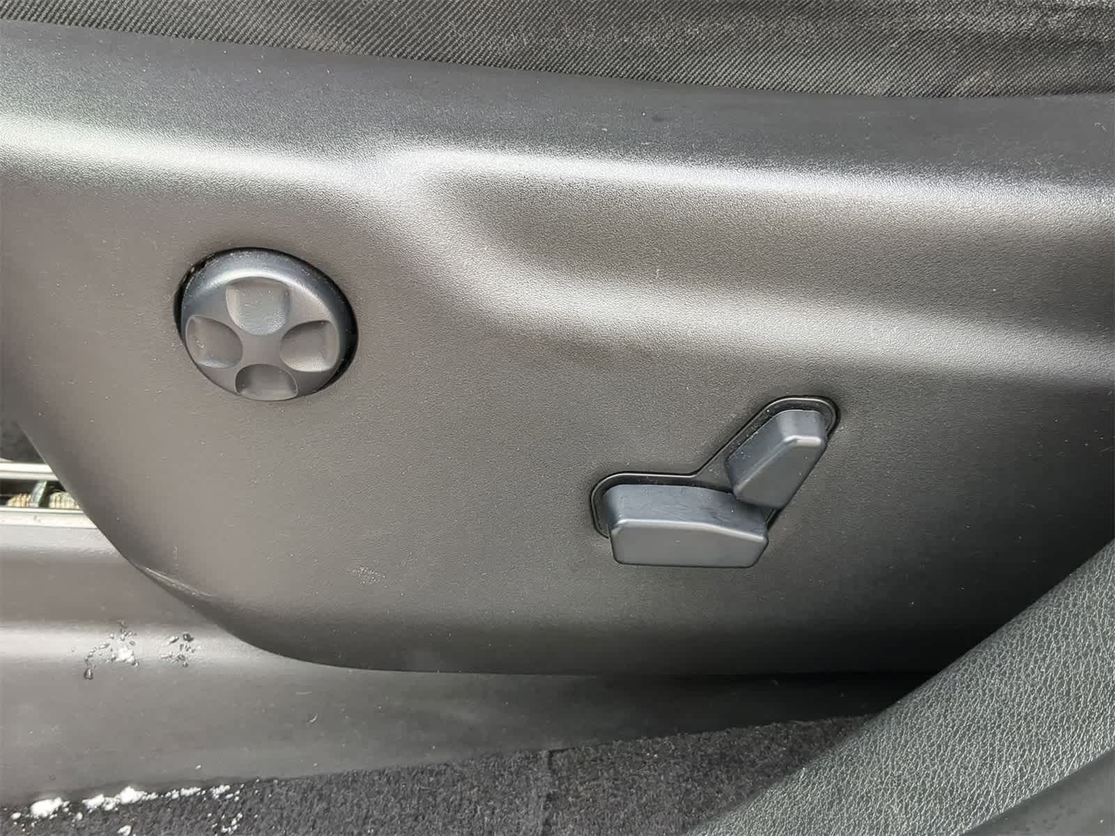 Thumbnail: 2020 Jeep Grand Cherokee - 24