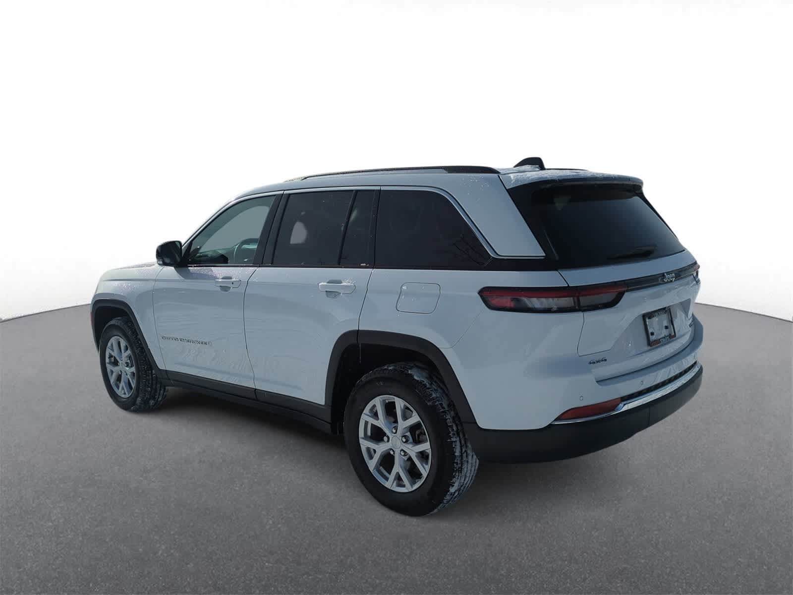 Thumbnail: 2023 Jeep Grand Cherokee - 6