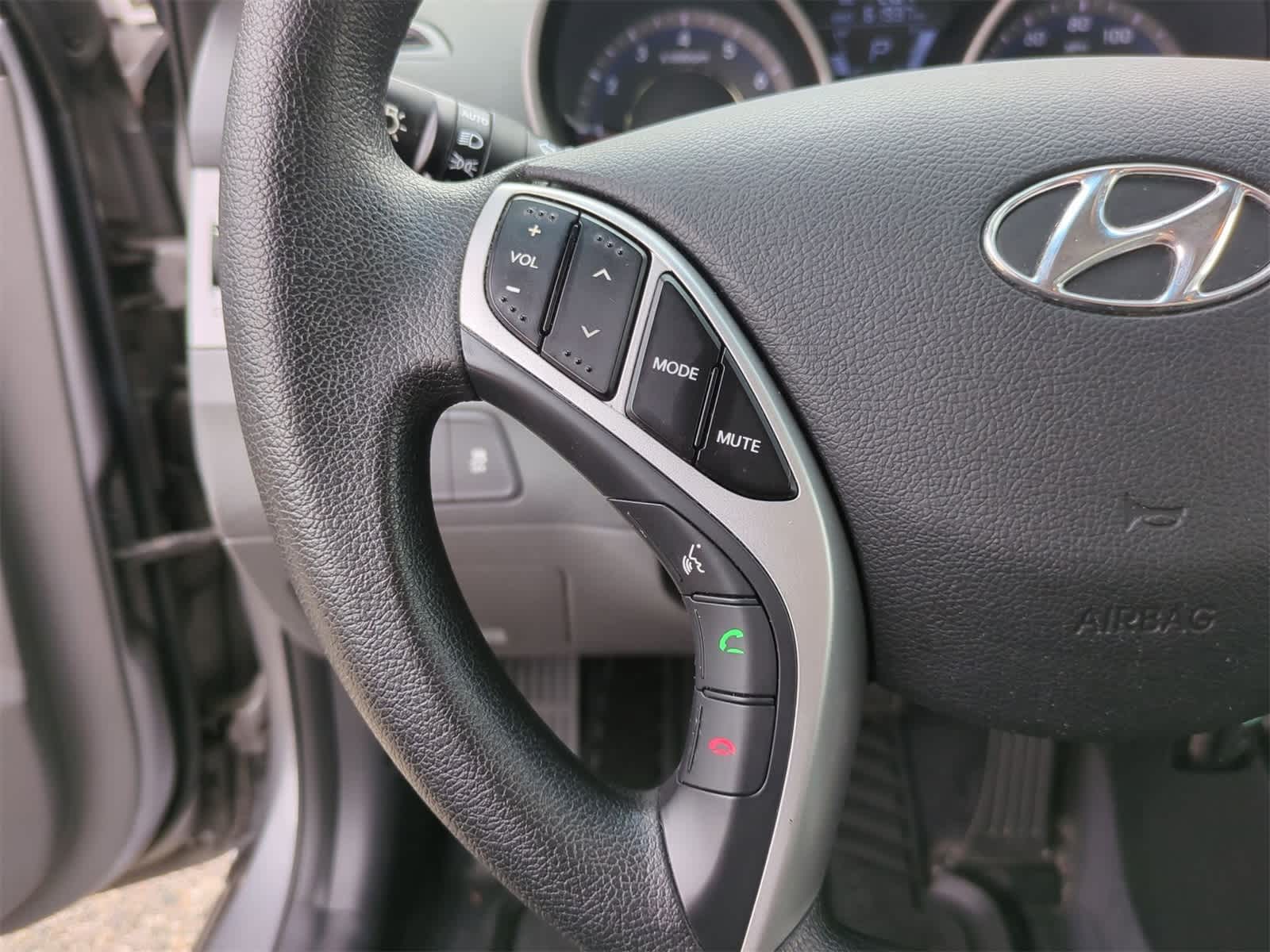 Thumbnail: 2011 Hyundai Elantra - 21