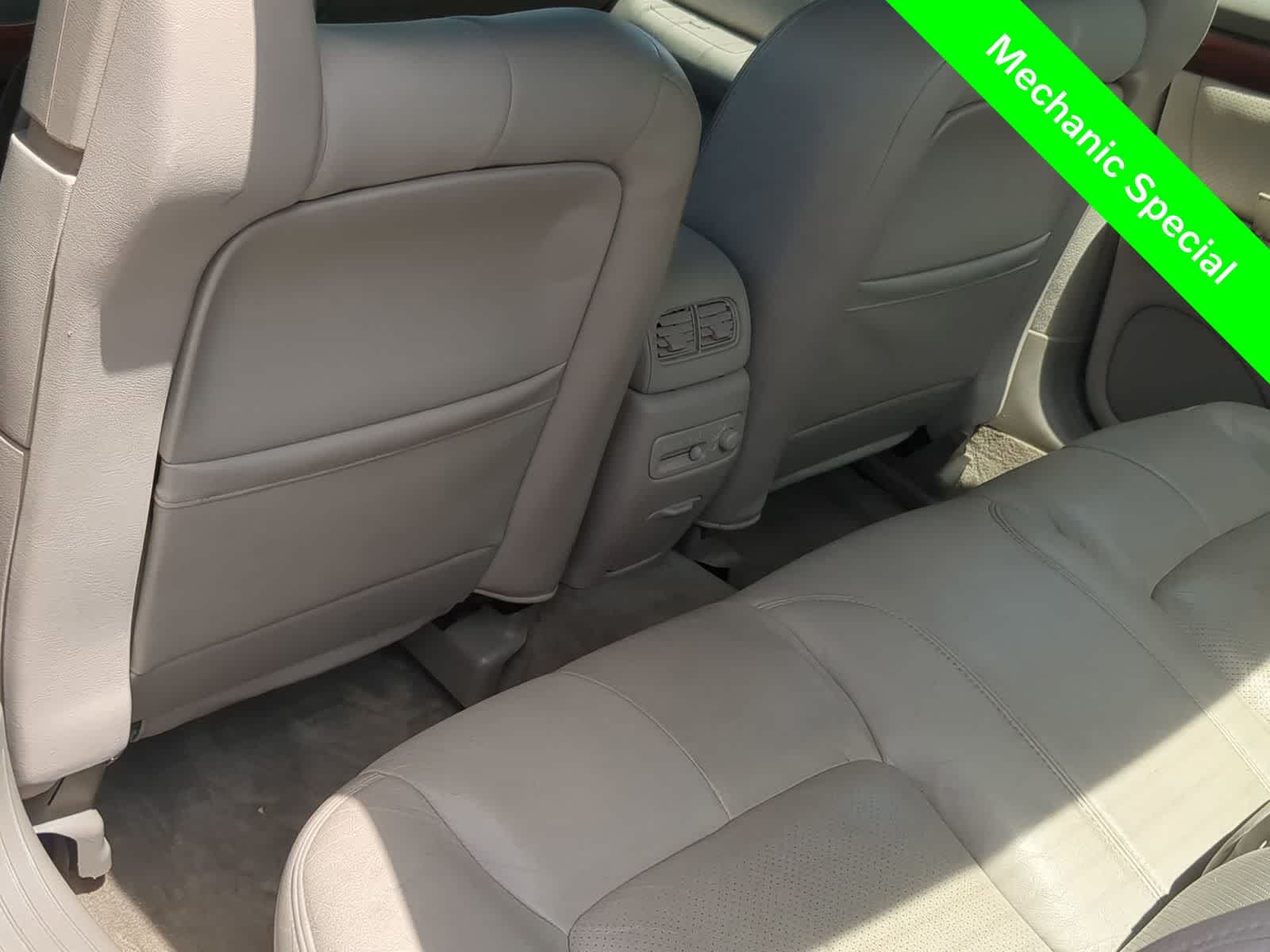 Thumbnail: 2000 Cadillac Seville - 10
