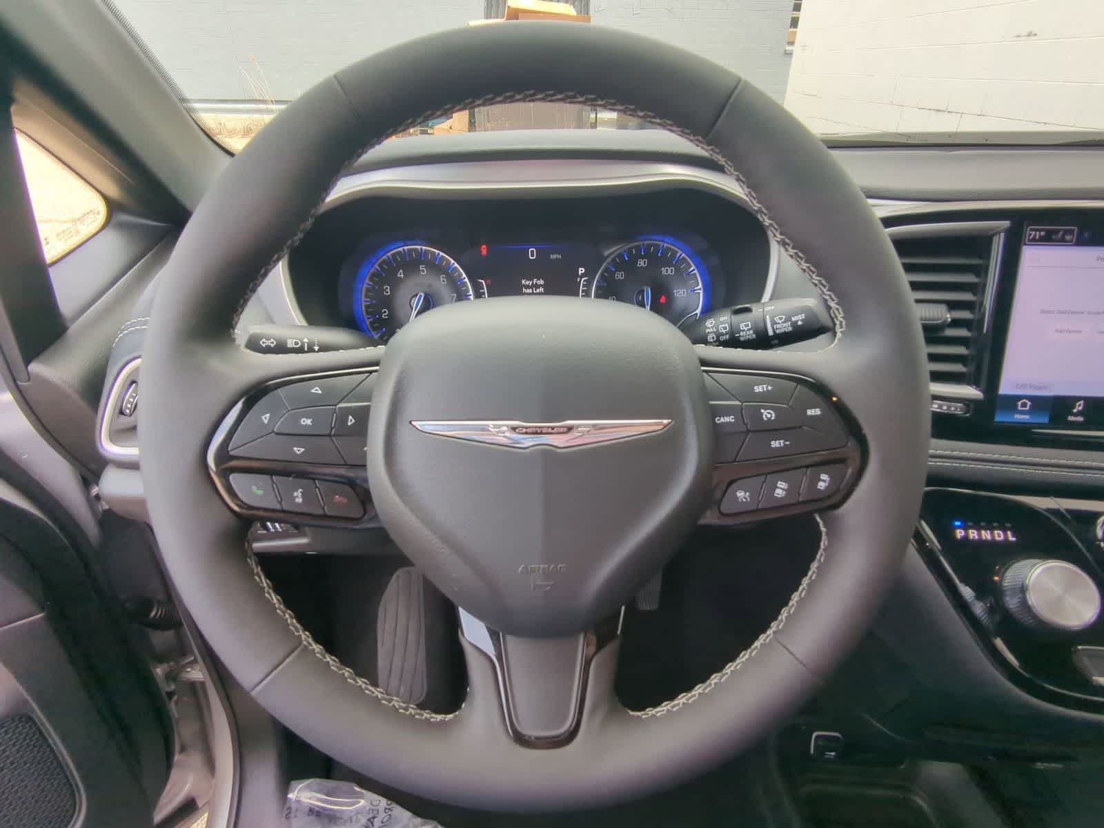 Thumbnail: 2024 Chrysler Pacifica - 22