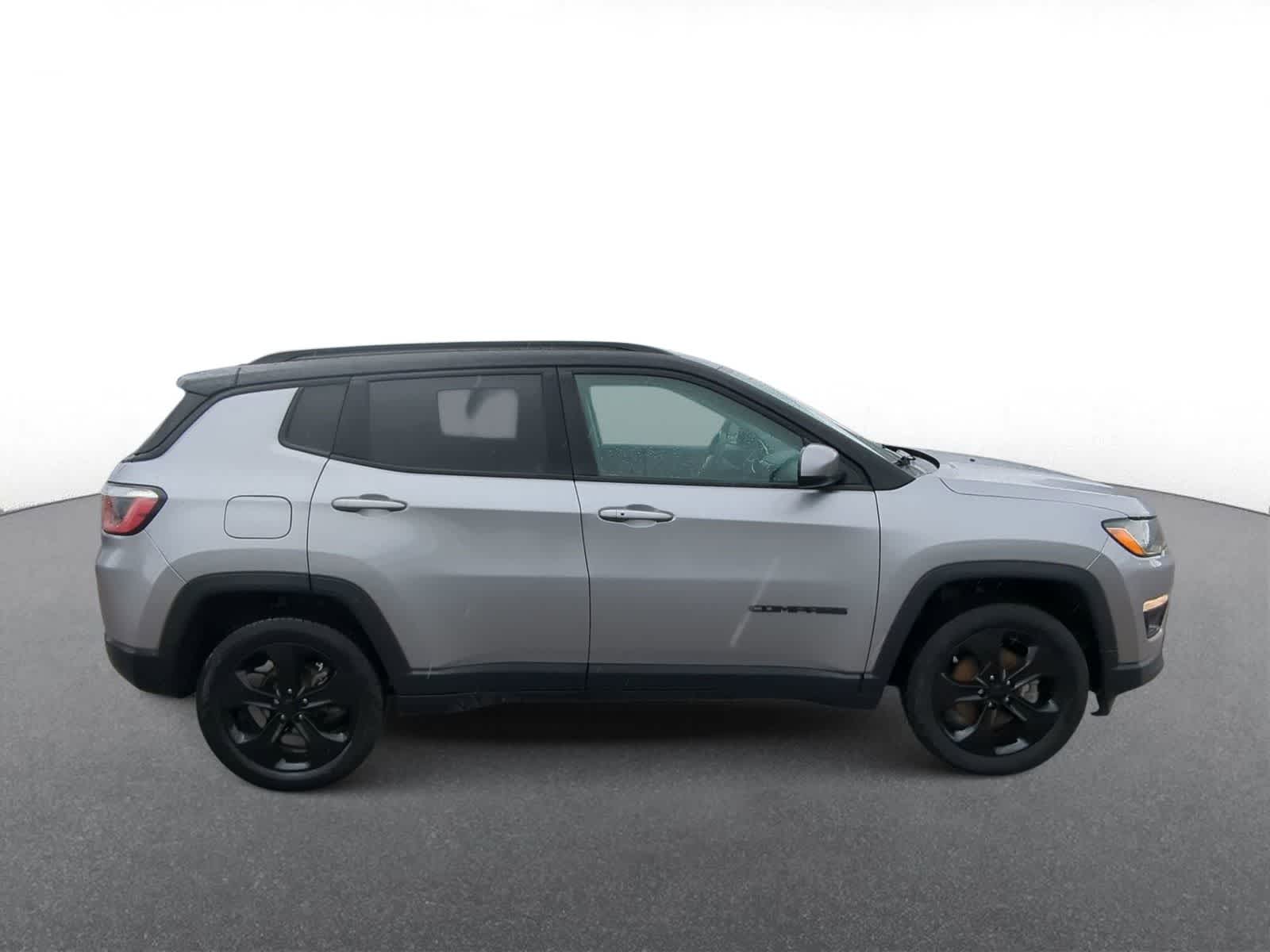 Thumbnail: 2018 Jeep Compass - 9
