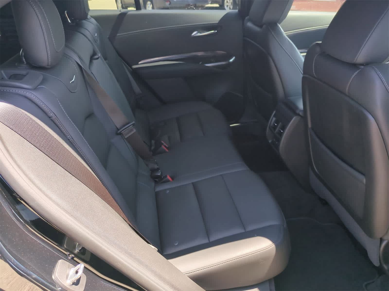 Thumbnail: 2023 Cadillac XT4 - 18