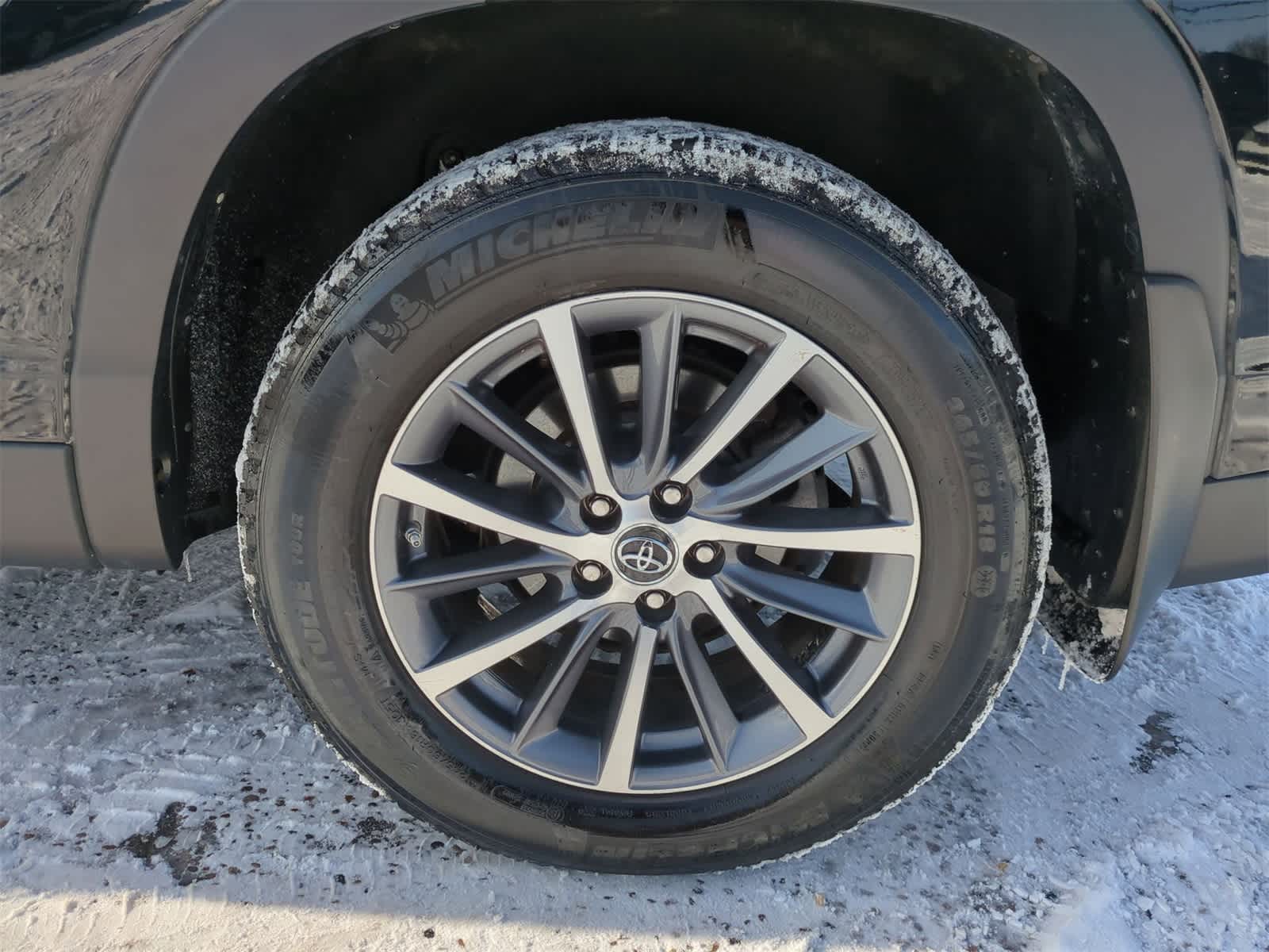 Thumbnail: 2019 Toyota Highlander - 14