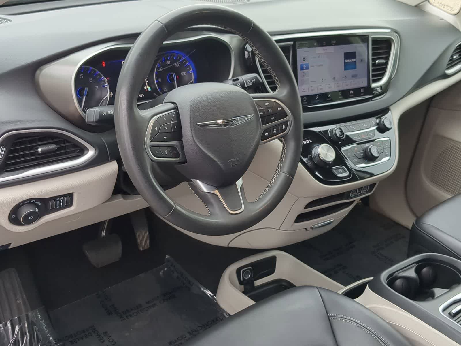 Thumbnail: 2024 Chrysler Pacifica - 10