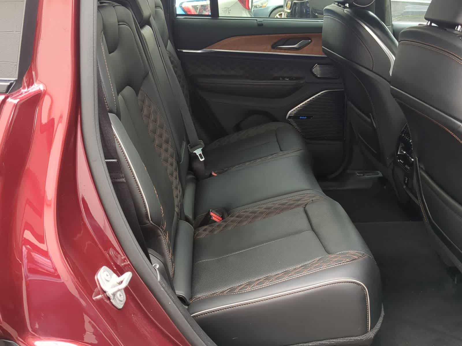 Thumbnail: 2022 Jeep Grand Cherokee - 20