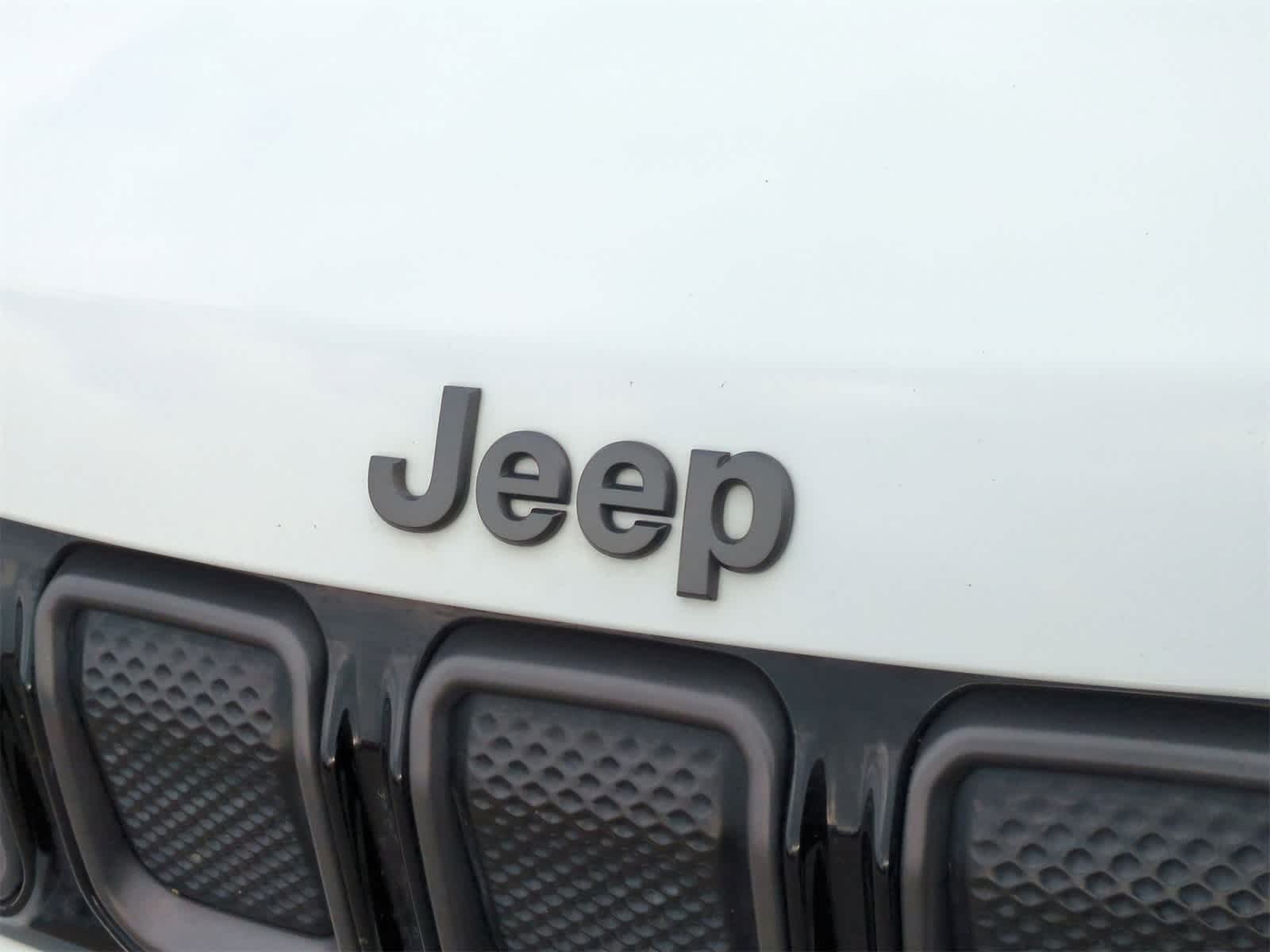 Thumbnail: 2022 Jeep Compass - 12