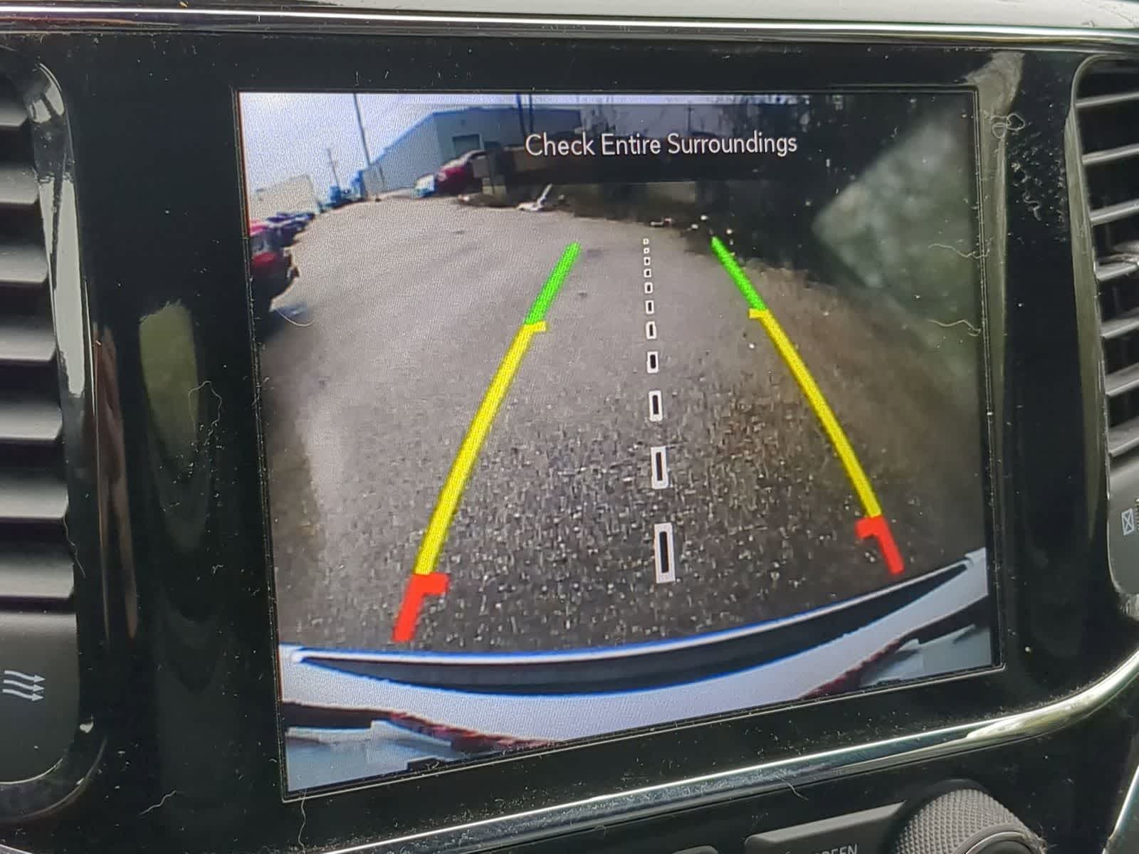 Thumbnail: 2020 Jeep Grand Cherokee - 28