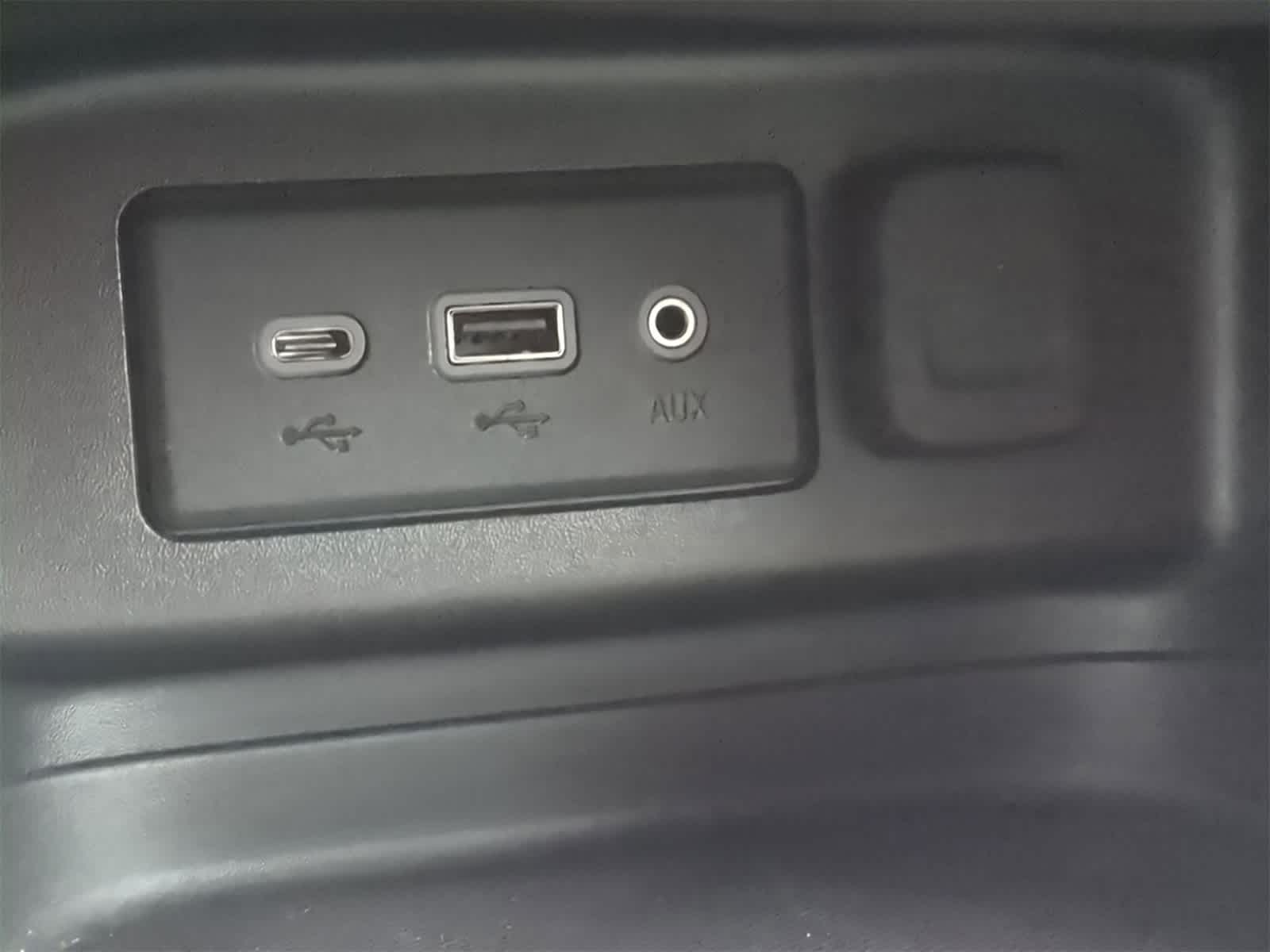 Thumbnail: 2020 Chevrolet Equinox - 37