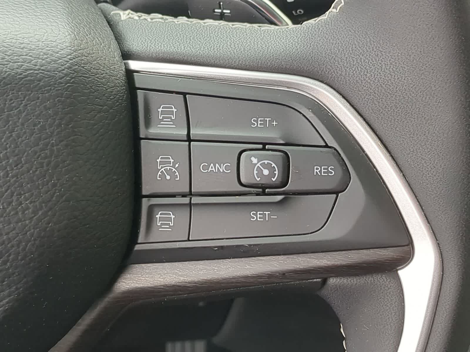 Thumbnail: 2023 Jeep Grand Cherokee - 24