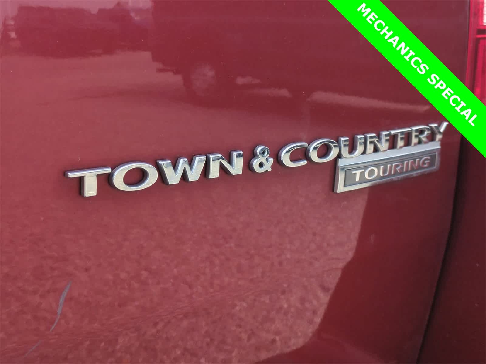 Thumbnail: 2009 Chrysler Town & Country - 12