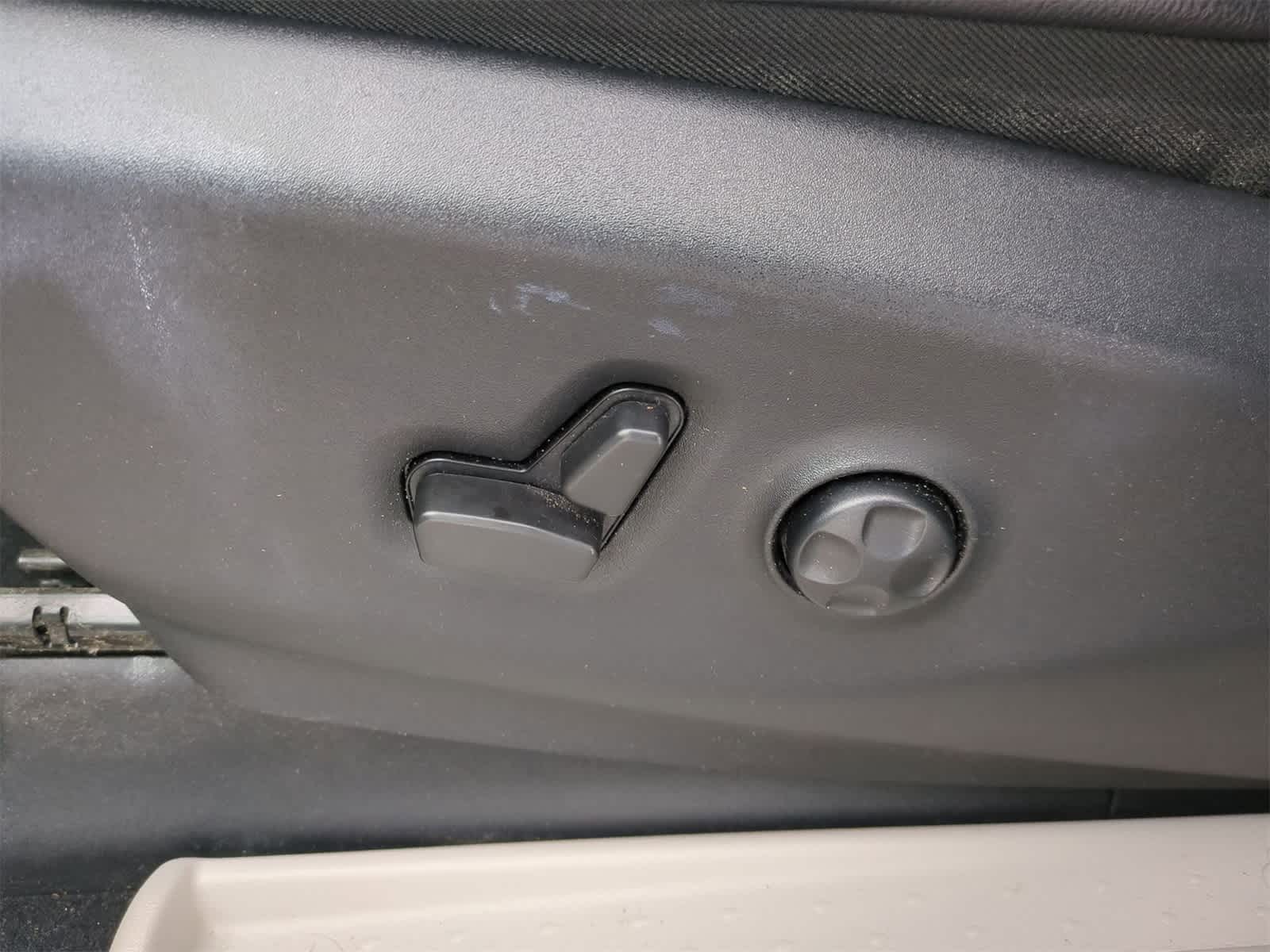 Thumbnail: 2022 Chrysler Pacifica - 17