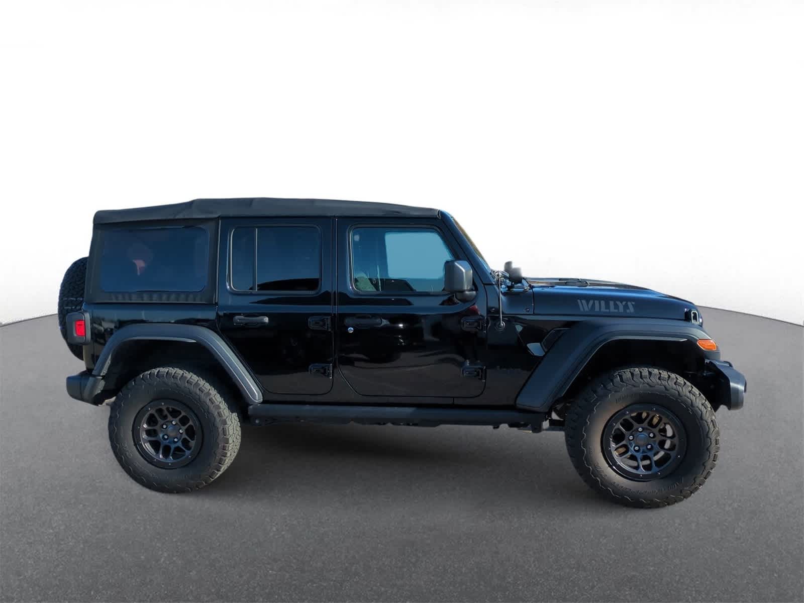 Thumbnail: 2023 Jeep Wrangler - 9