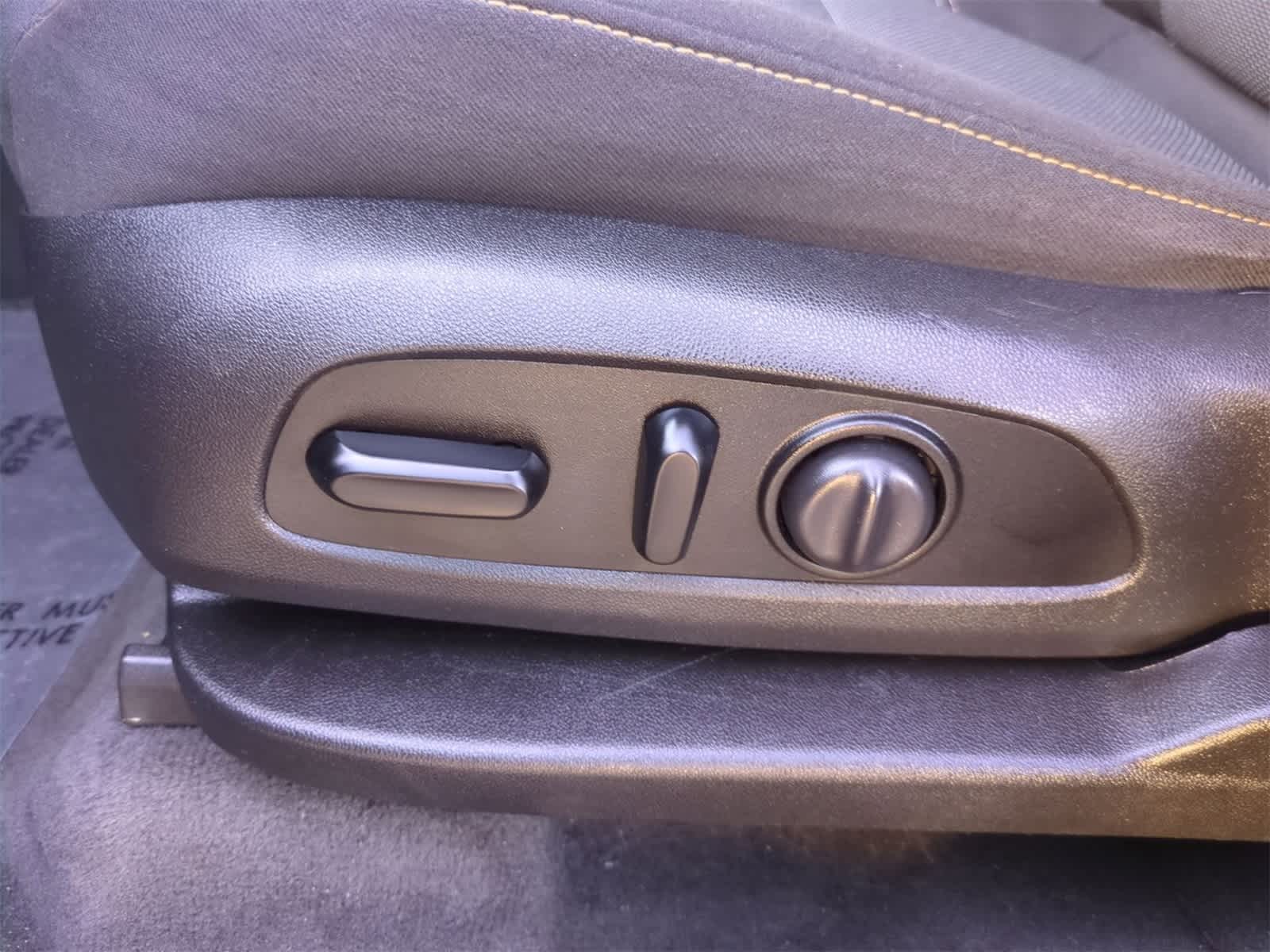 Thumbnail: 2020 Chevrolet Traverse - 17