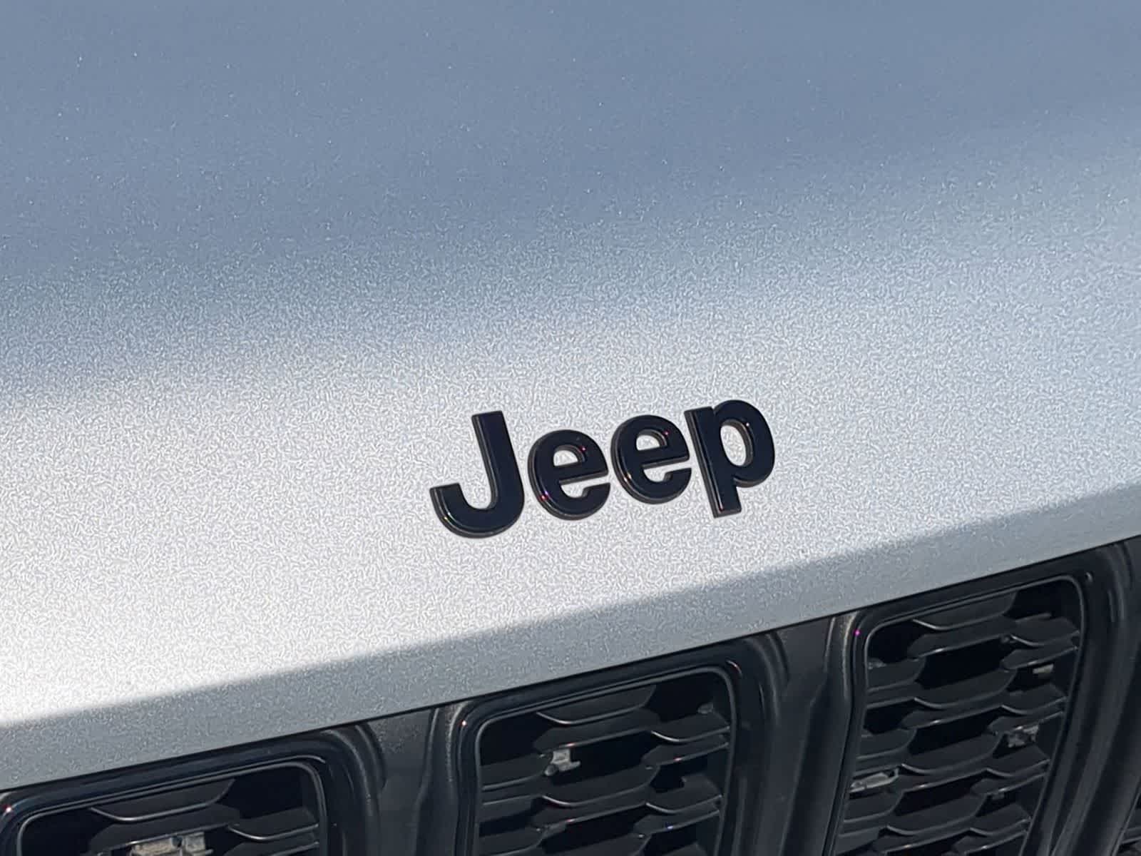 Thumbnail: 2023 Jeep Grand Cherokee - 12