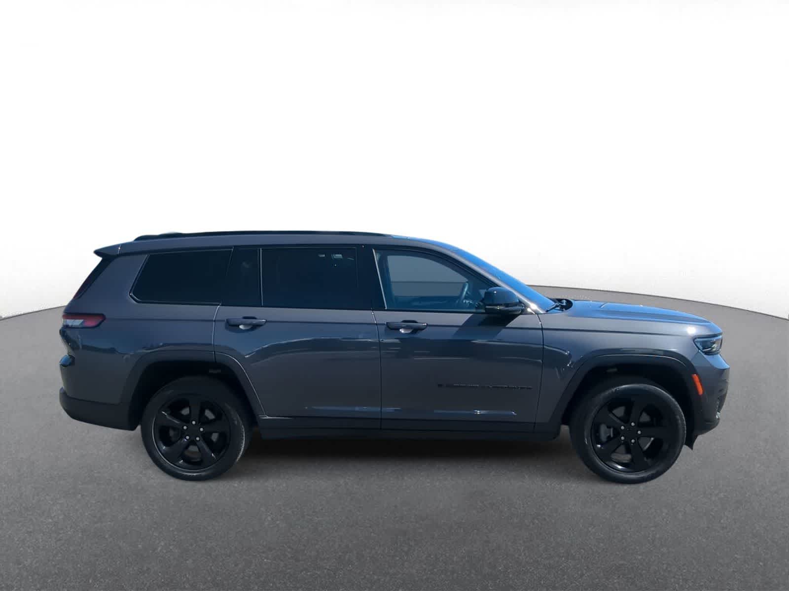 Thumbnail: 2022 Jeep Grand Cherokee L - 9