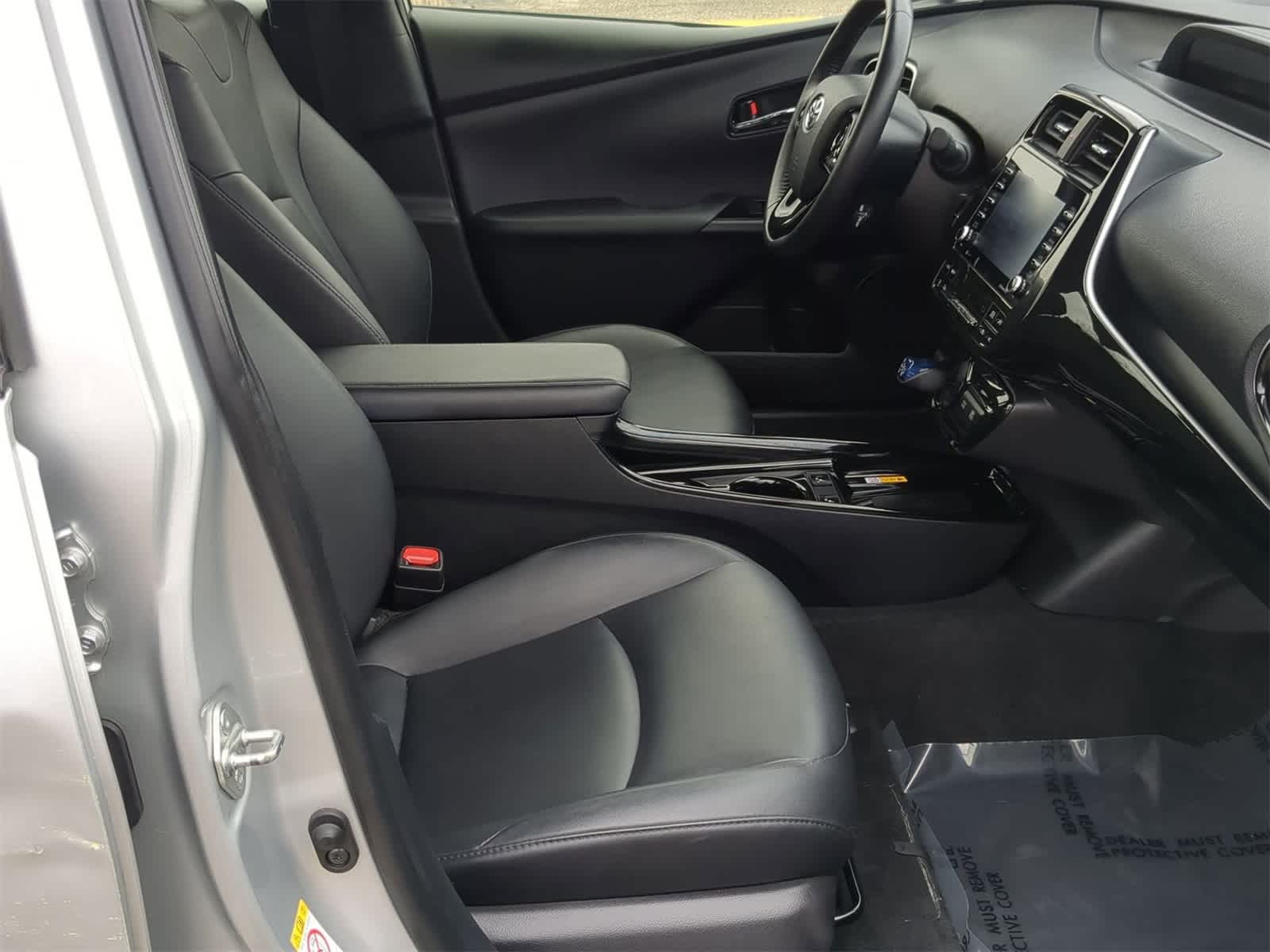 Thumbnail: 2022 Toyota Prius - 21